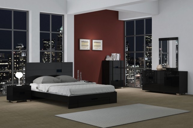 79" X 80" X 43" 4pc Eastern King Modern Black High Gloss Bedroom Set