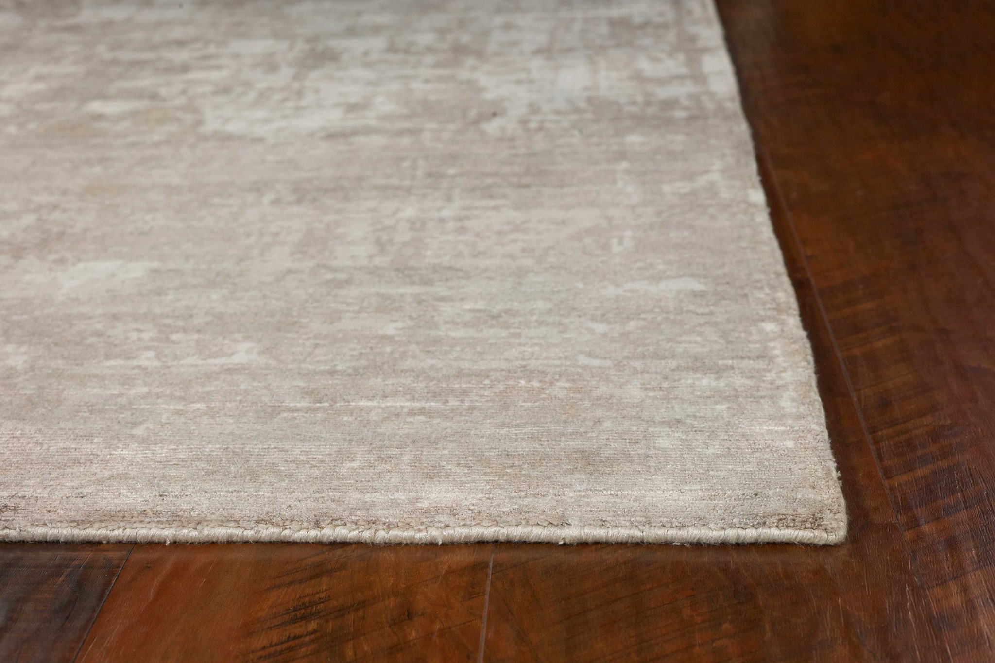 9 x 13 Viscose Beige Area Rug