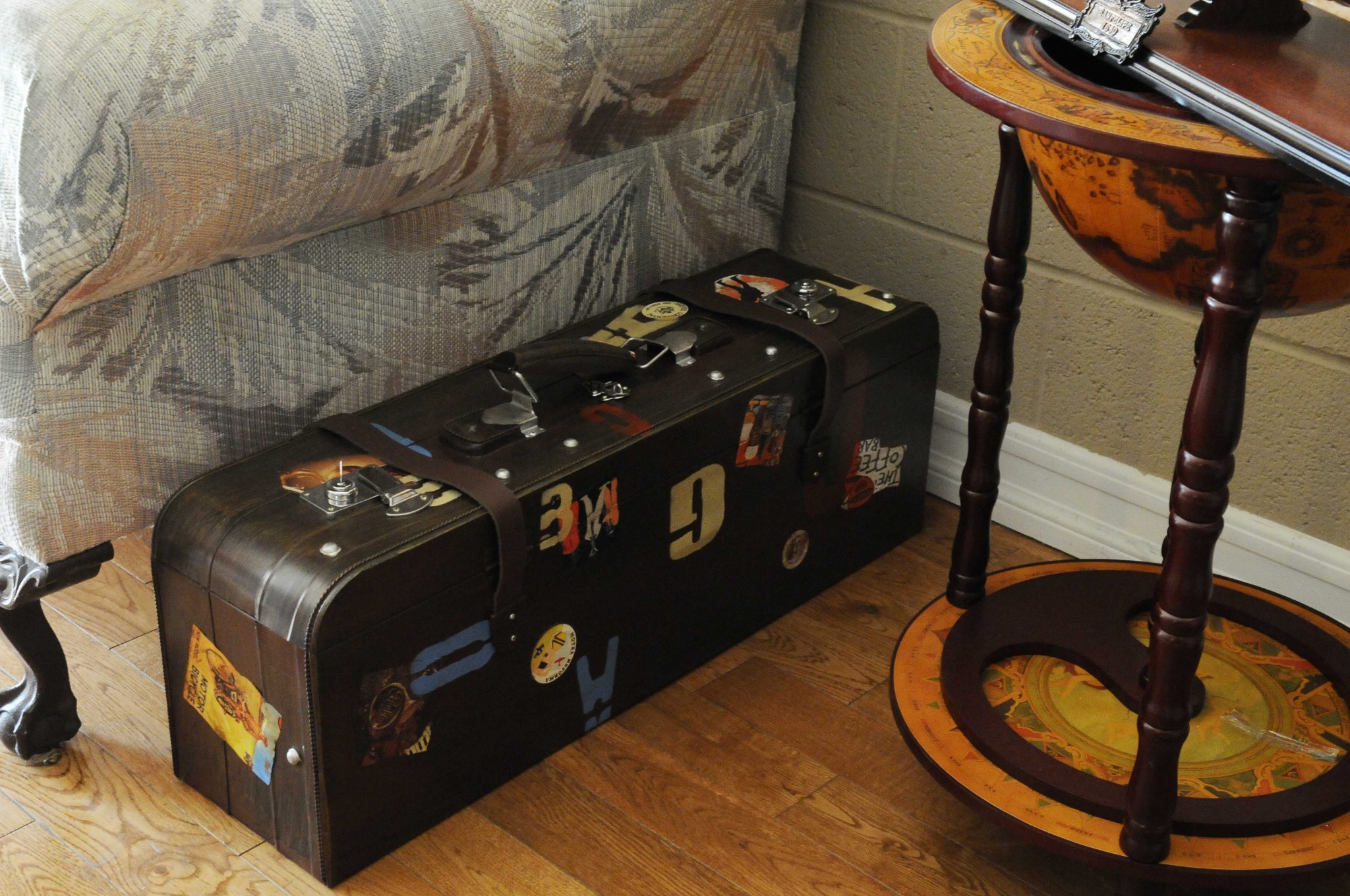 8" x 30" x 11.5" Vintage Suitcase