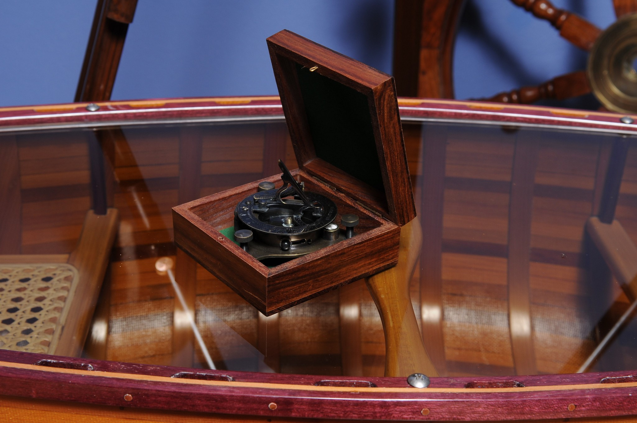 4.5" x 4.5" x 2.5" Sundial Compass in Wood Box - Medium