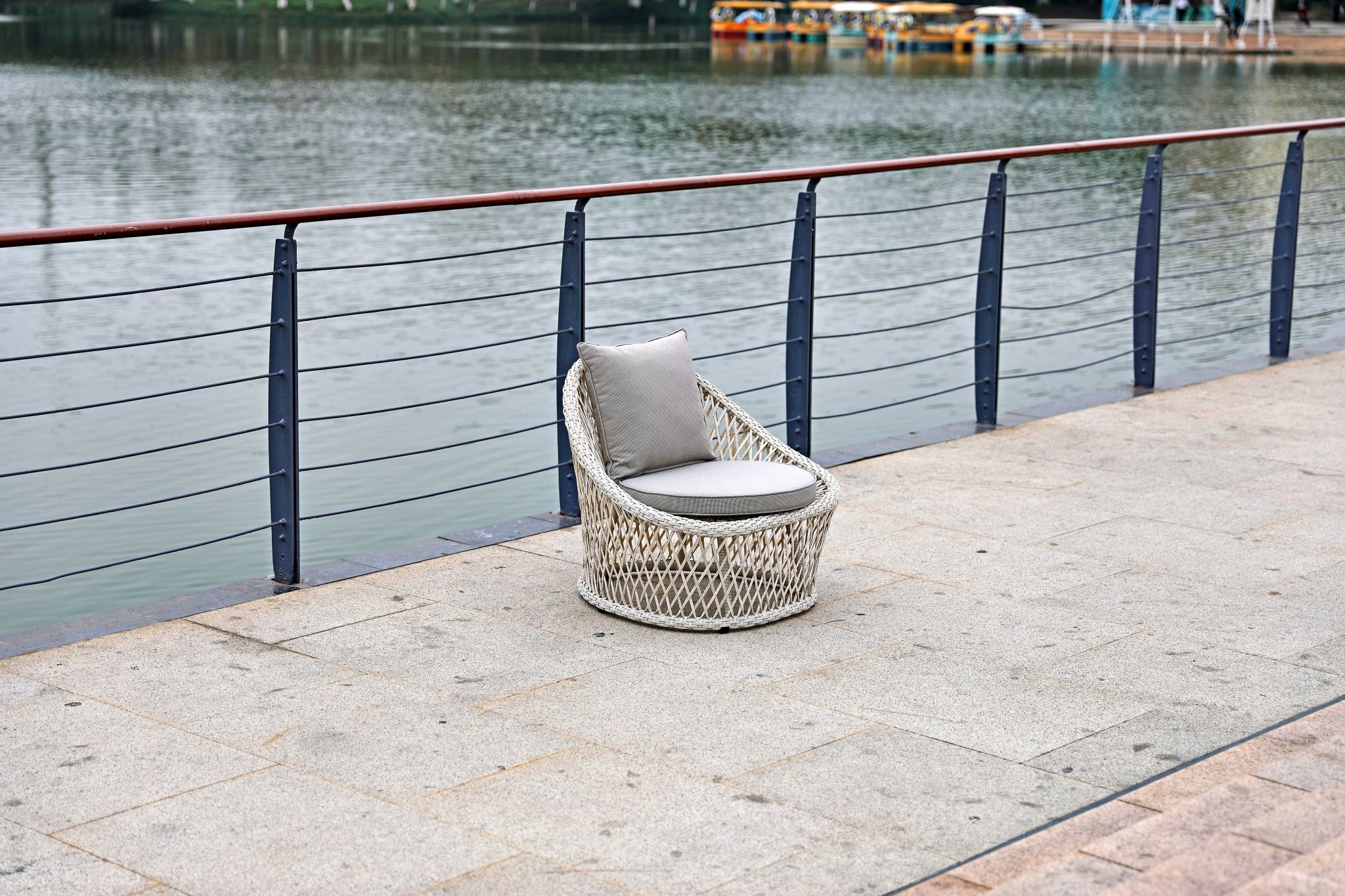 31" X 29" X 29" Gray Aluminum Side Table