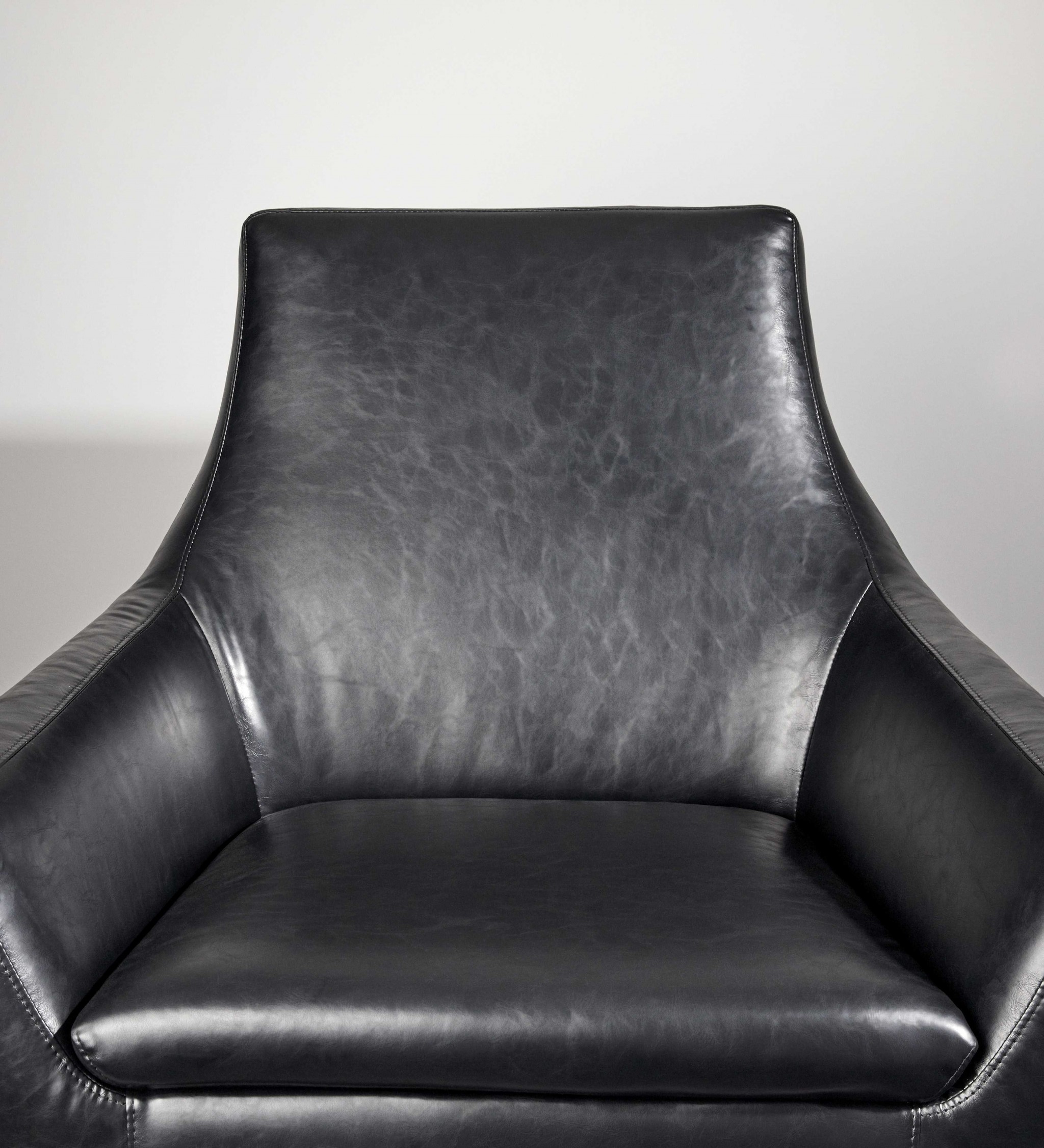 33" X 30.5" X 37" Black Chair