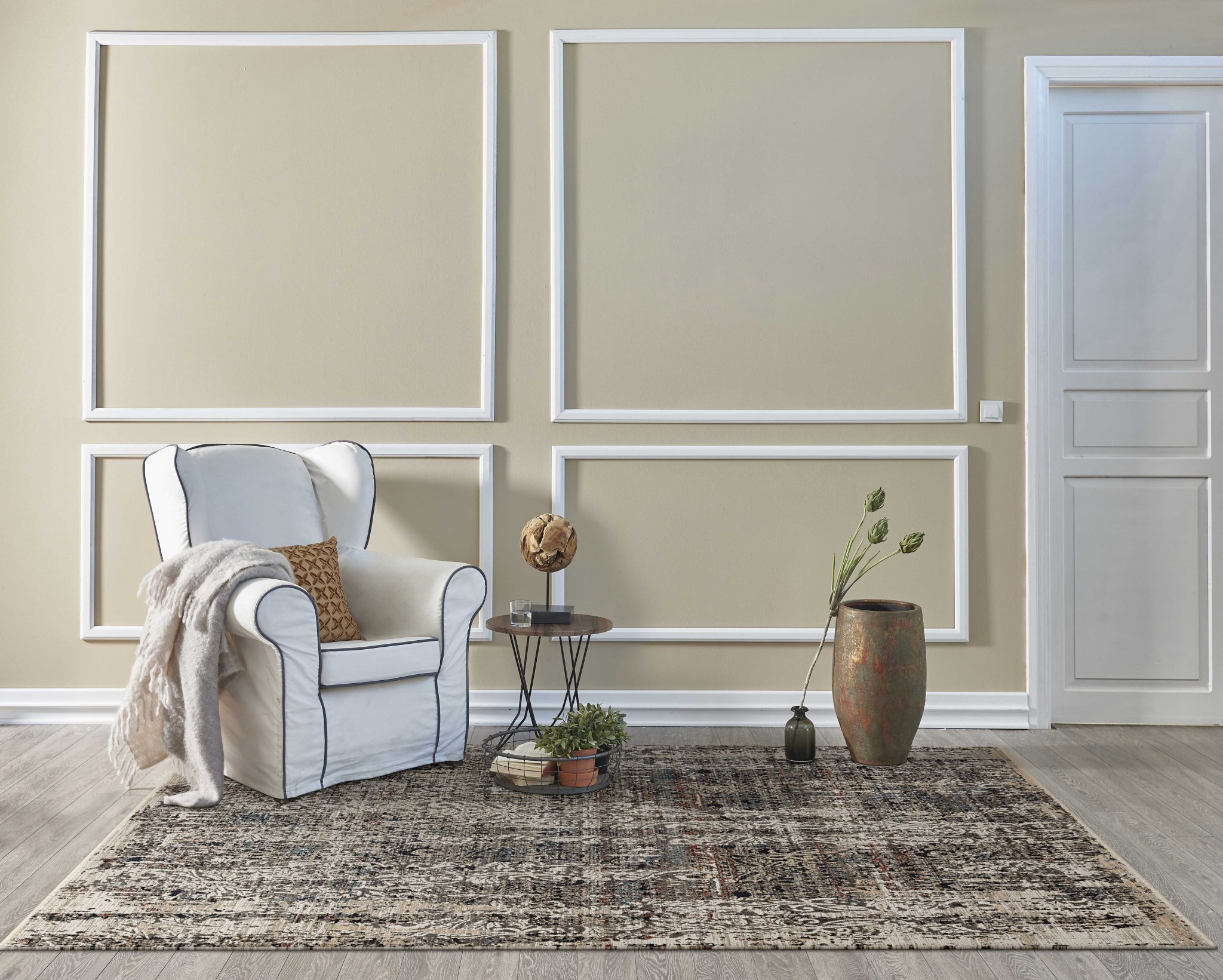 5" X 8" Grey Machine Woven Distressed Traditional Indoor Area Rug