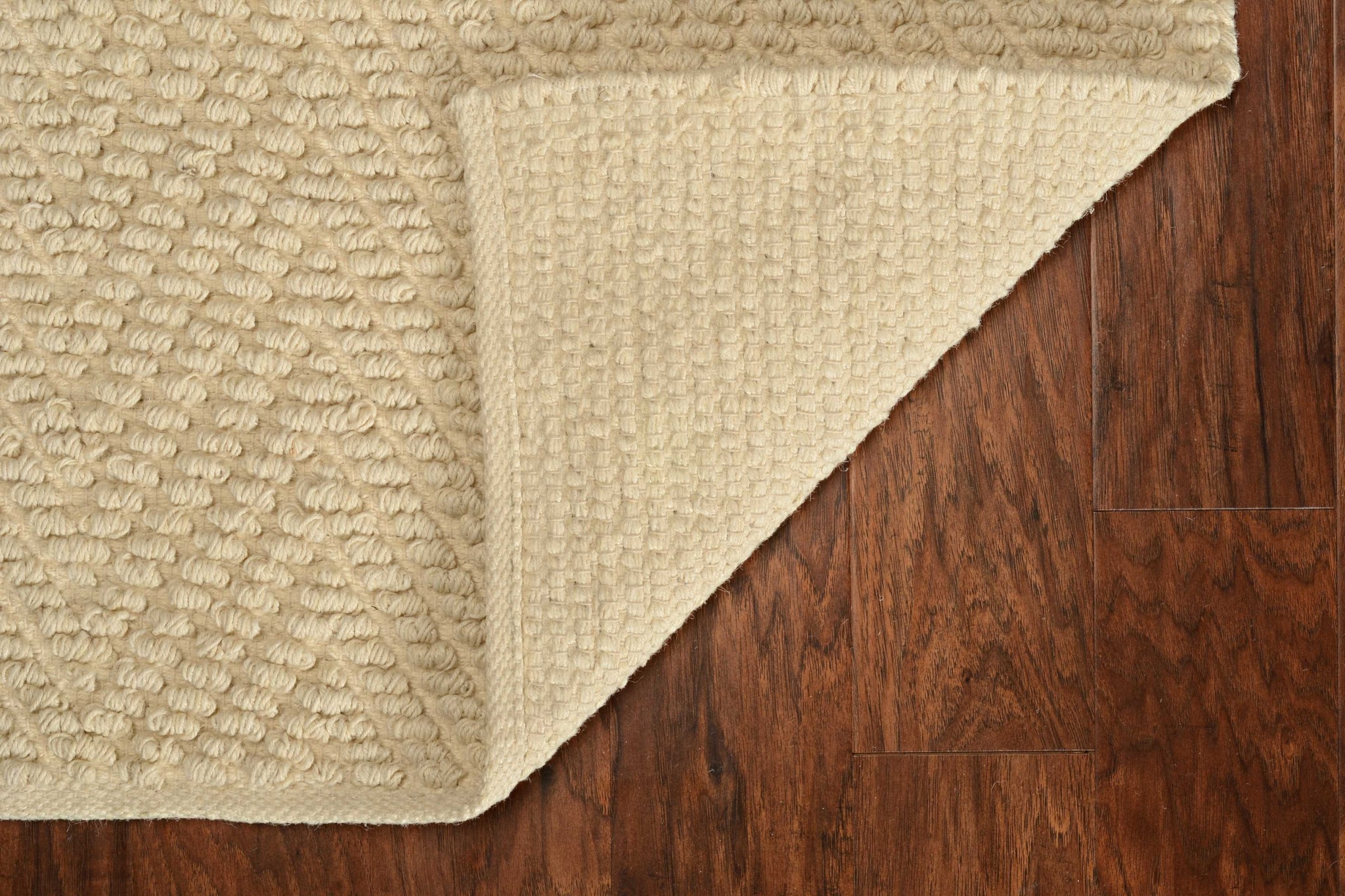 7" X 10" Ivory Chevron Hand Woven Area Rug