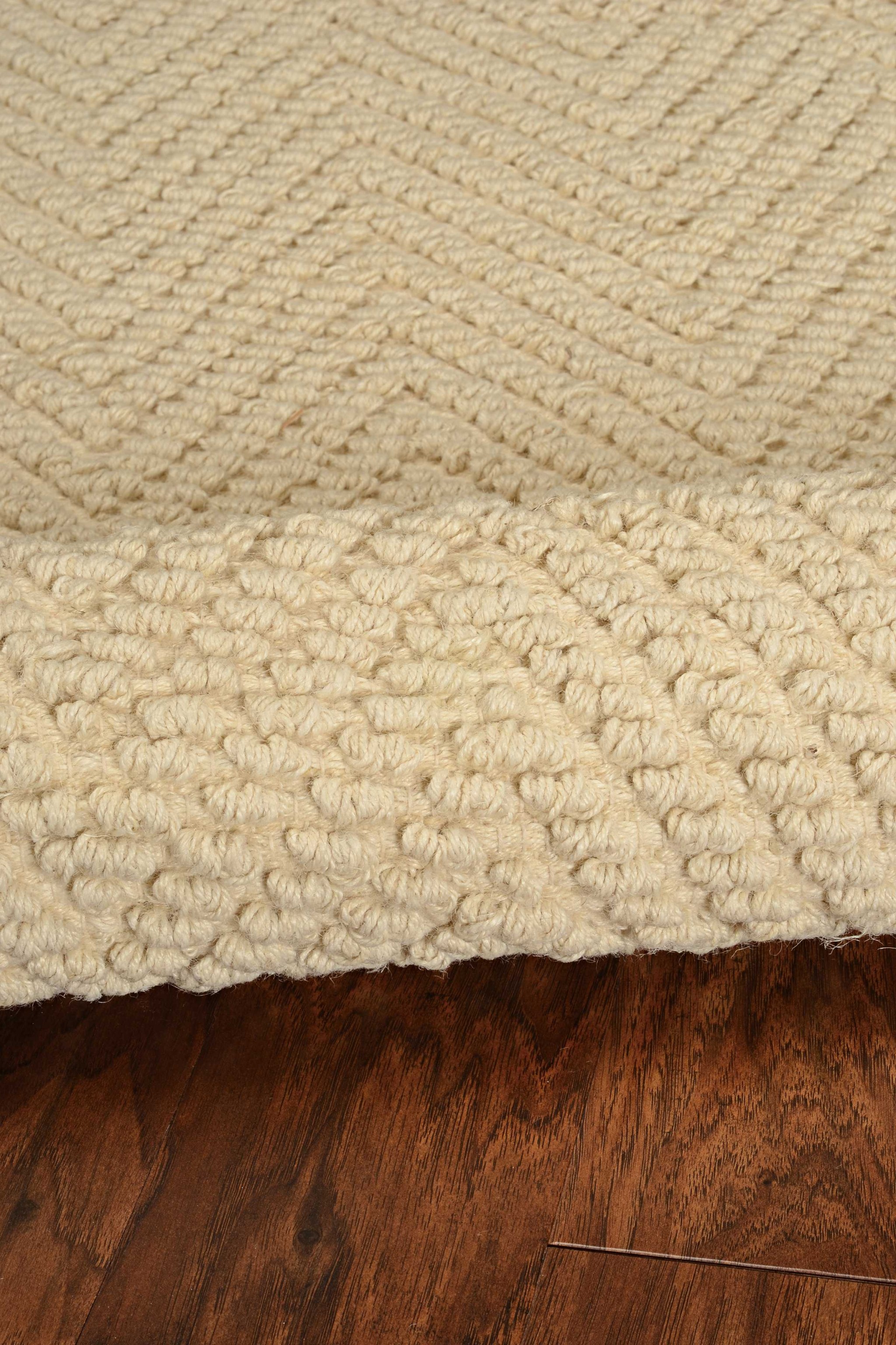 8" X 11" Ivory Chevron Hand Woven Area Rug