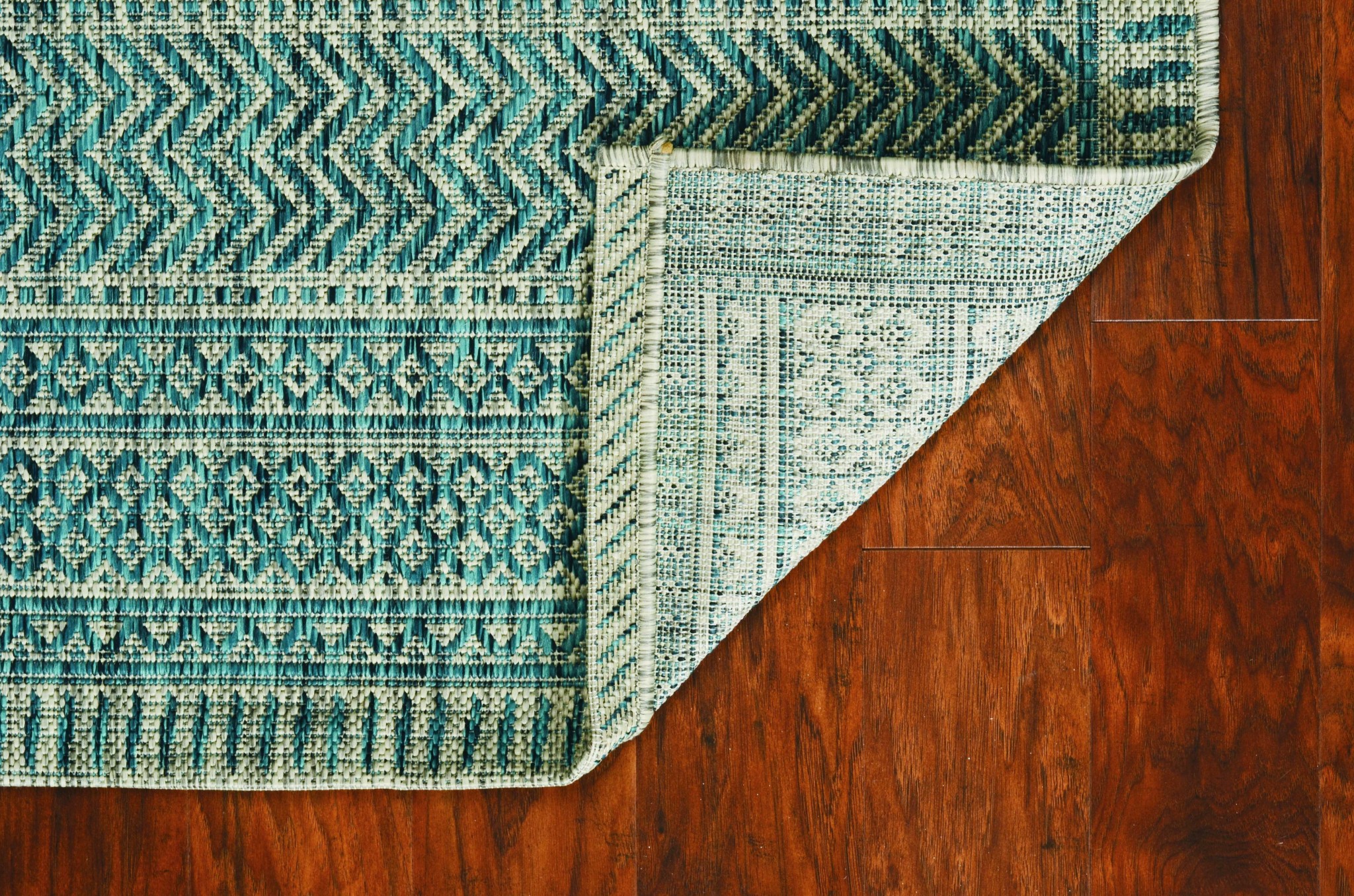 3" X 4" Teal Polypropylene Area Rug