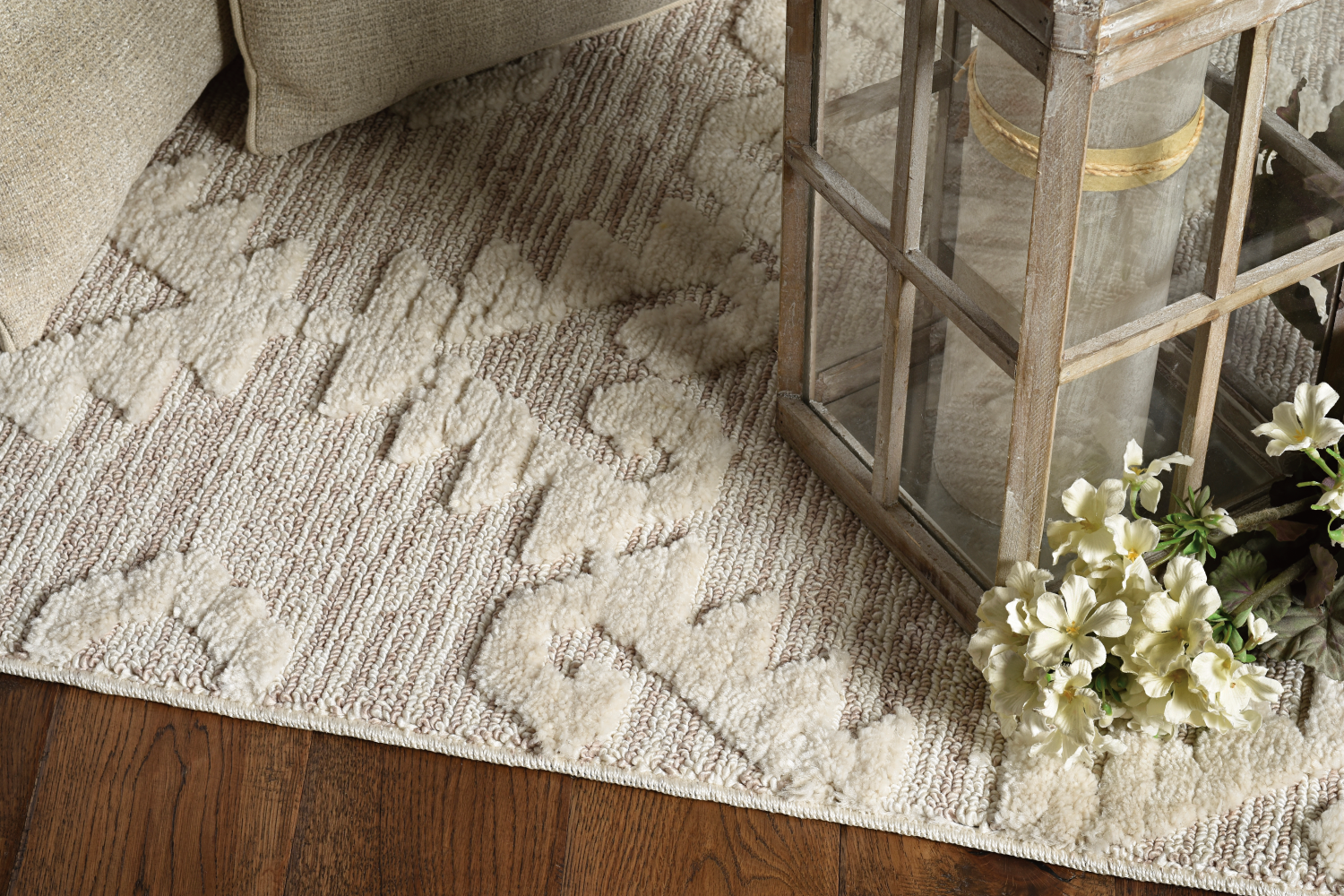 9" X 13" Beige and Ivory Geometric Area Rug