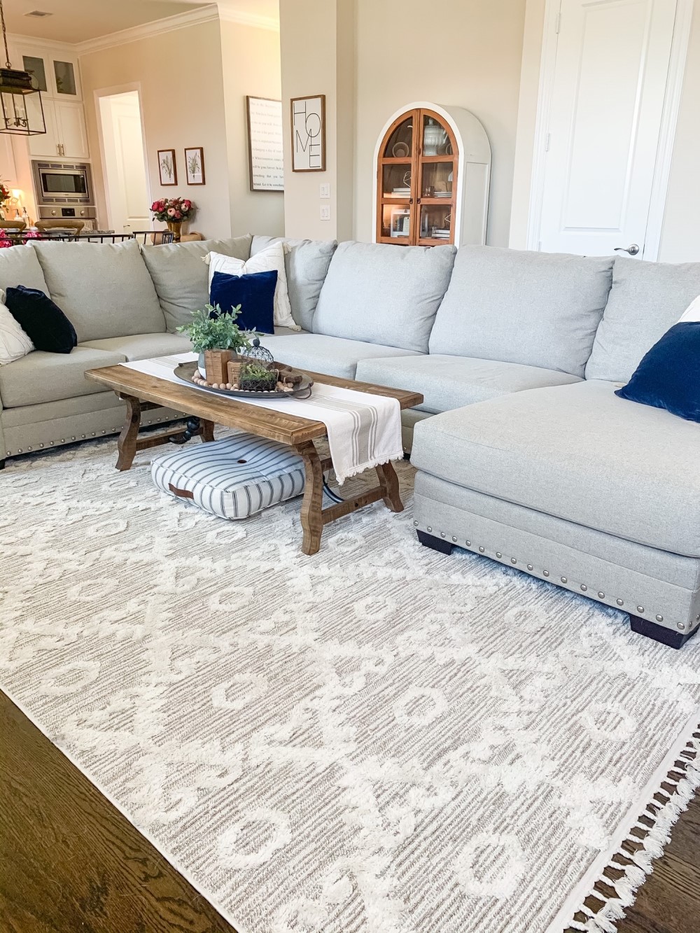 9" X 13" Beige and Ivory Geometric Area Rug