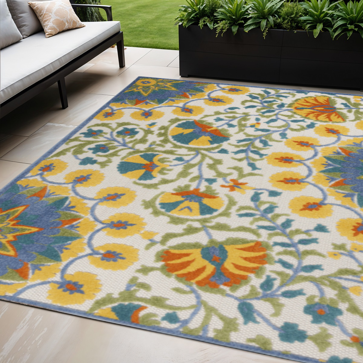 5' X 8' Ivory And Blue Floral Indoor Outdoor Area Rug-385060-1