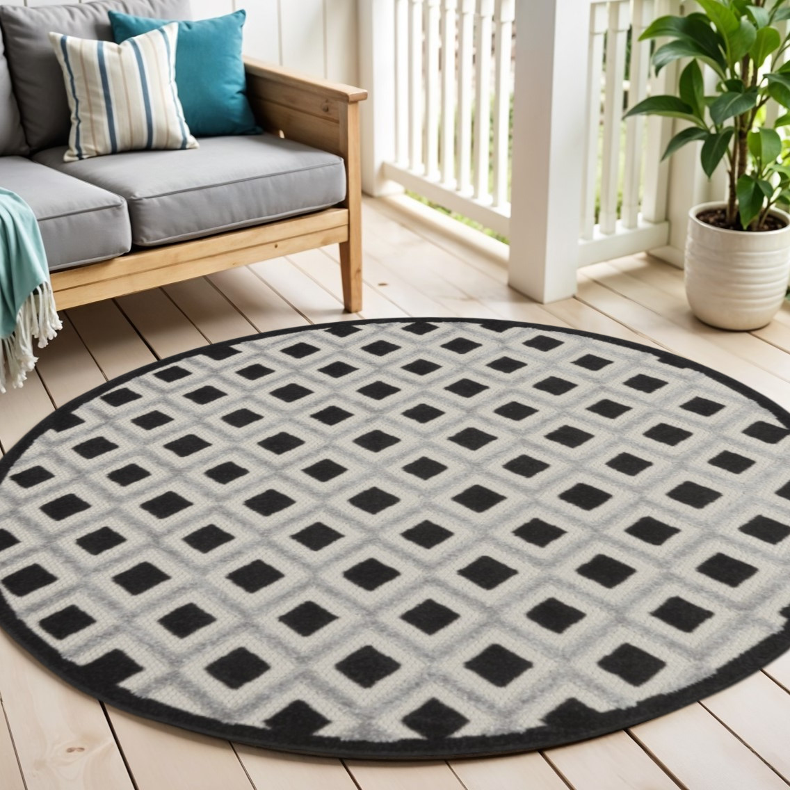 5' Black And White Round Indoor Outdoor Area Rug-385140-1