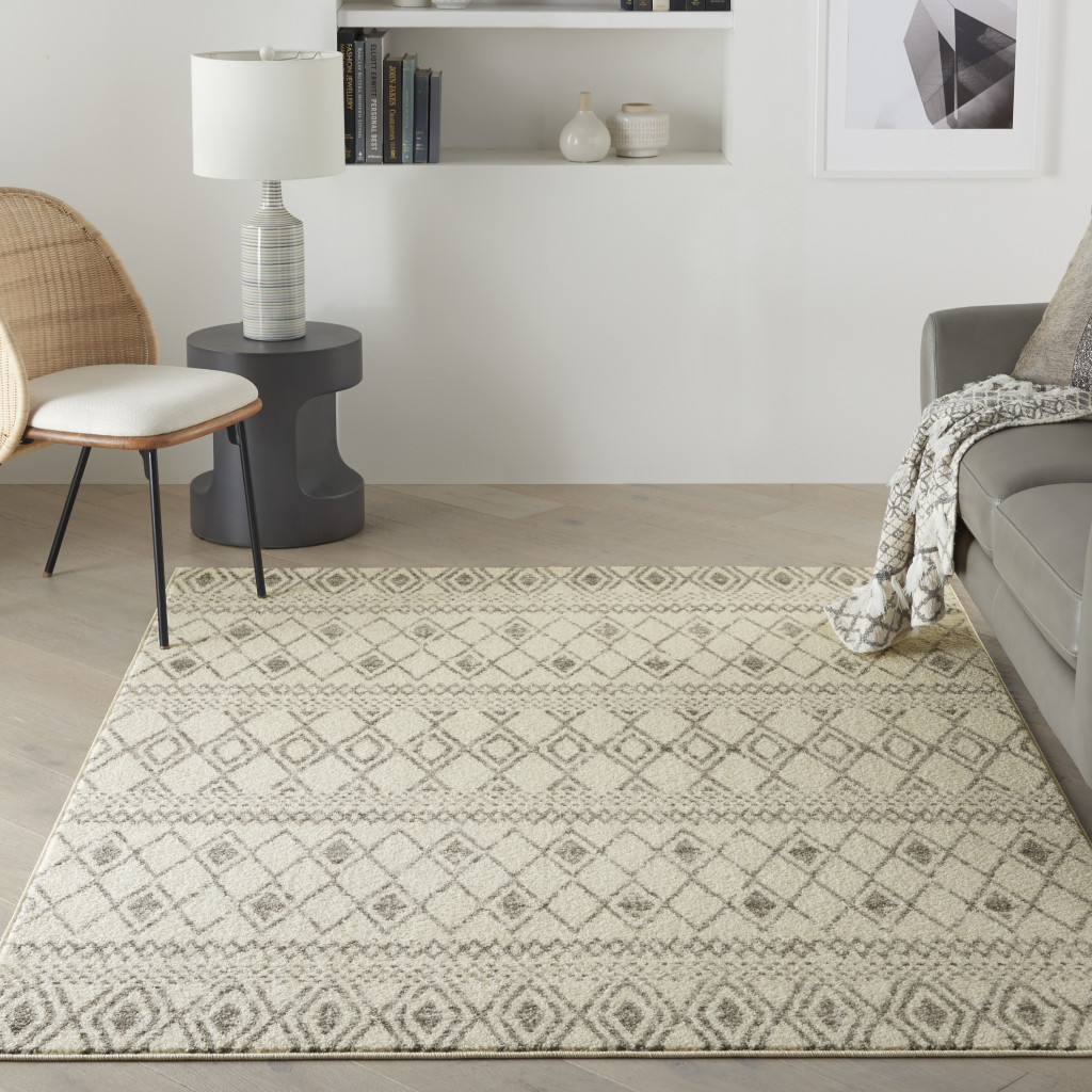 5" X 7" Gray Geometric Berber Power Loom Area Rug