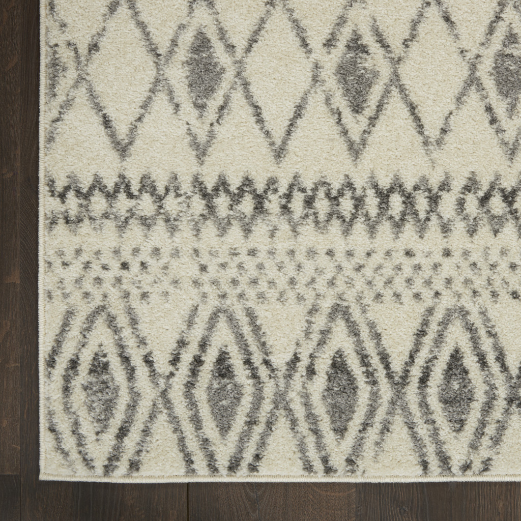 5" X 7" Gray Geometric Berber Power Loom Area Rug