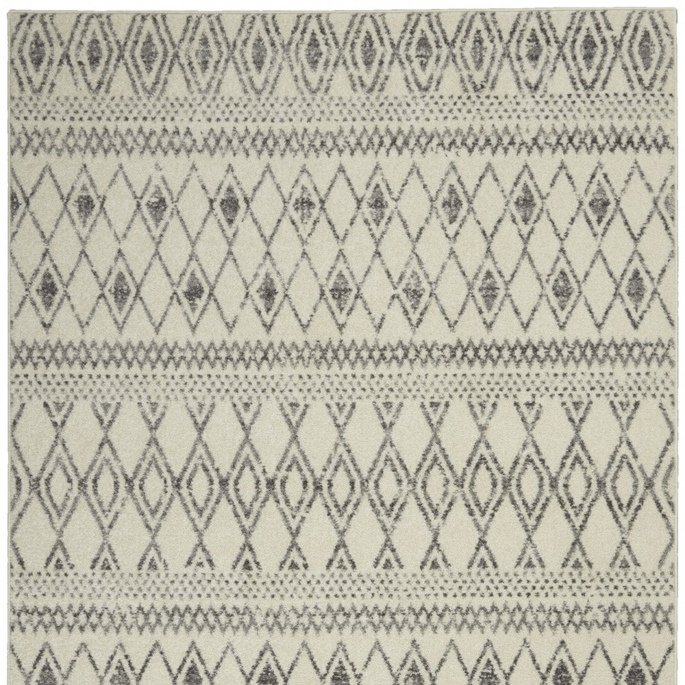 5" X 7" Gray Geometric Berber Power Loom Area Rug