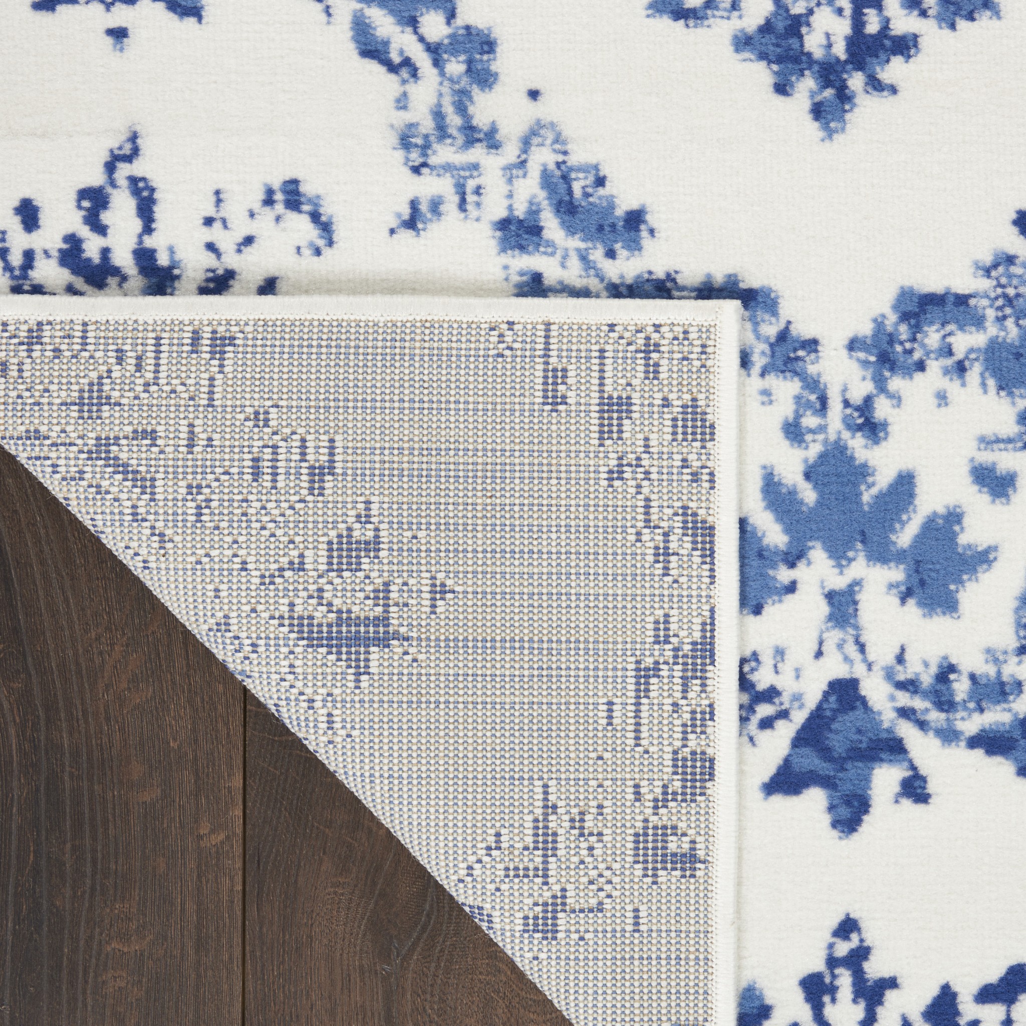 4" X 6" Blue And Ivory Floral Dhurrie Area Rug