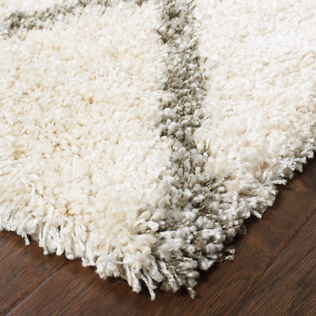 2" X 3" Ivory And Gray Geometric Lattice Scatter Rug