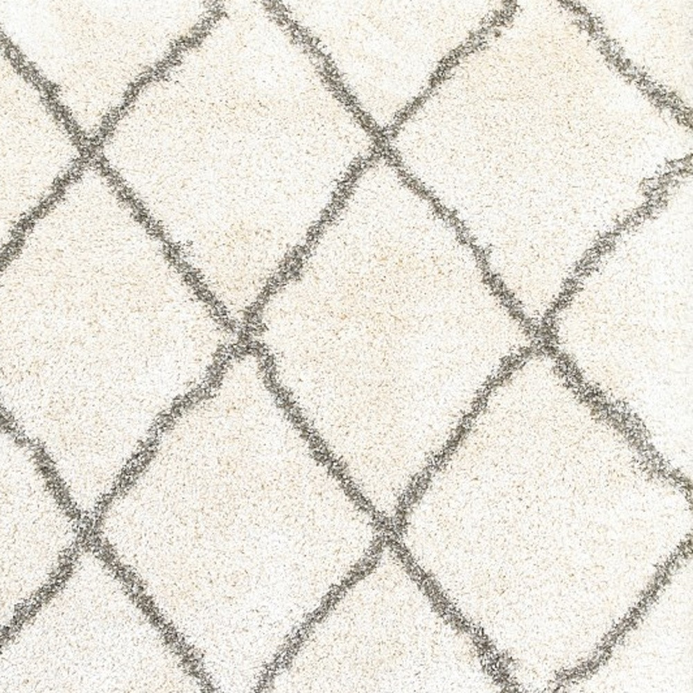 5" X 8" Ivory And Gray Geometric Lattice Area Rug