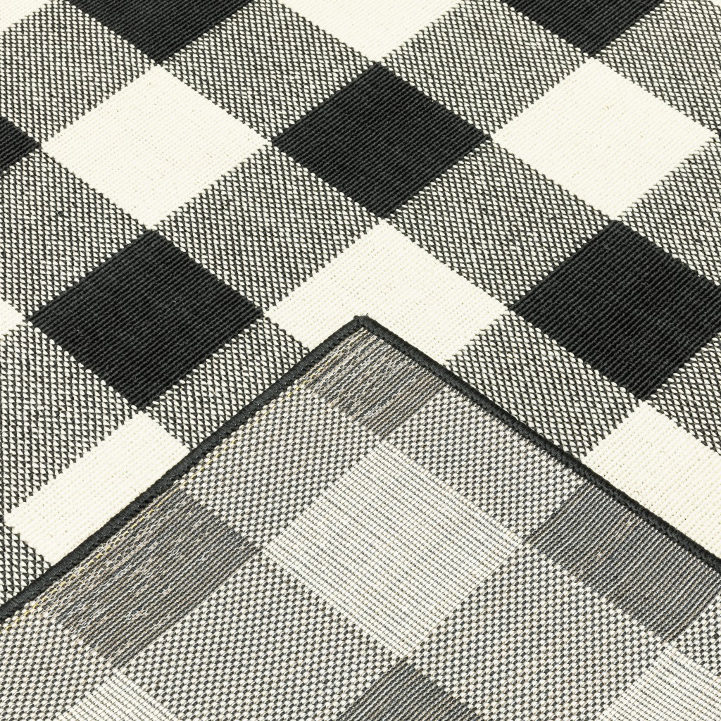 5x8 Black and Ivory Gingham Indoor Outdoor Area Rug