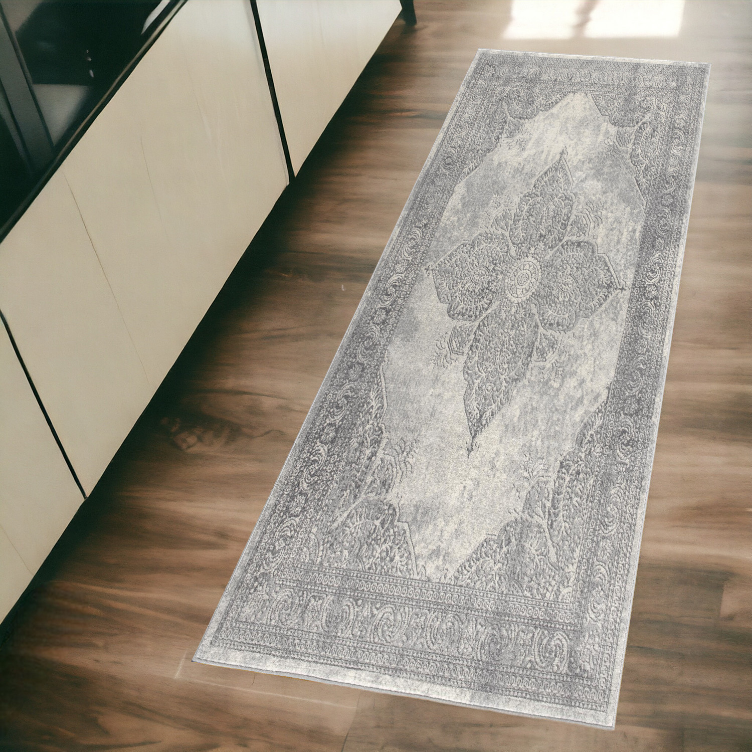 2’ X 5’ Gray Distressed Medallion Area Rug-390082-1