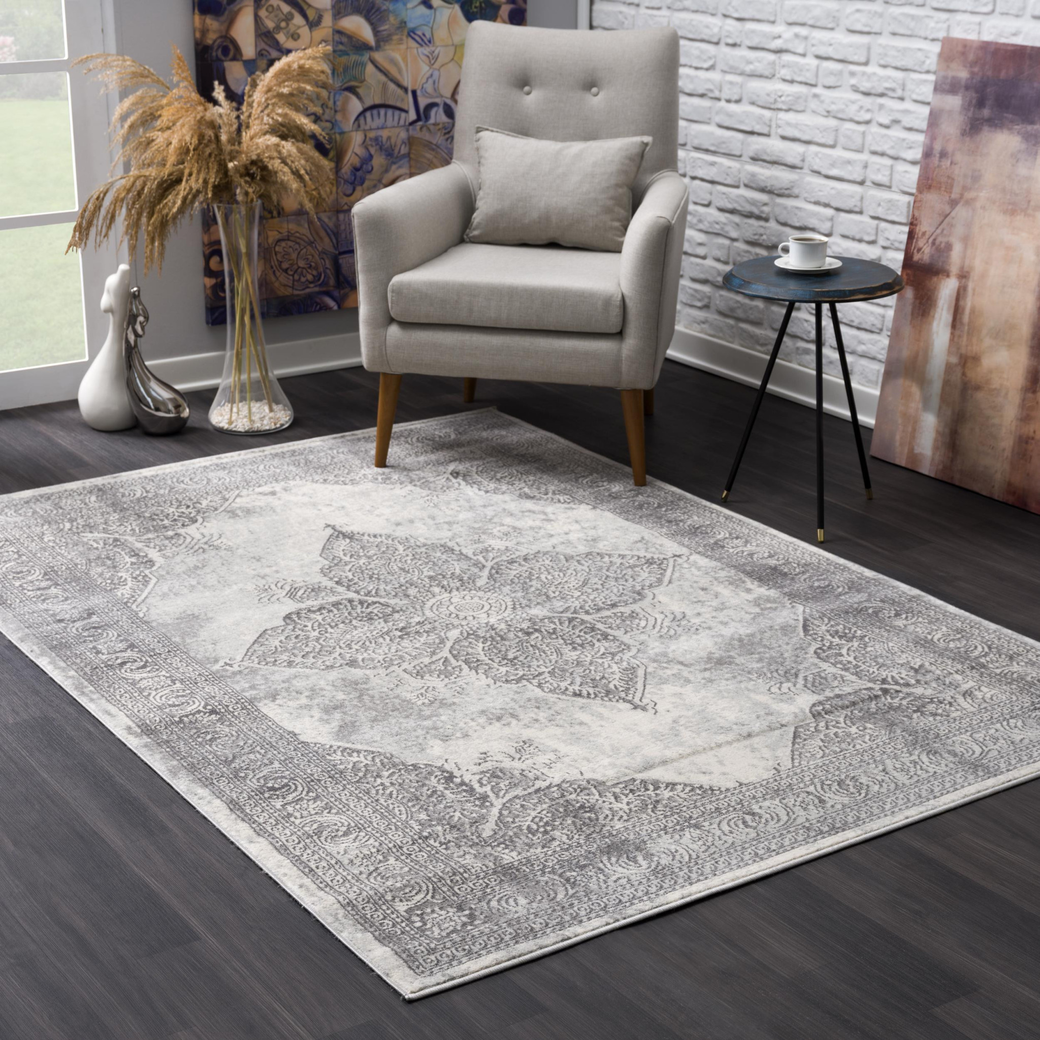 4" X 6" Gray Distressed Medallion Area Rug