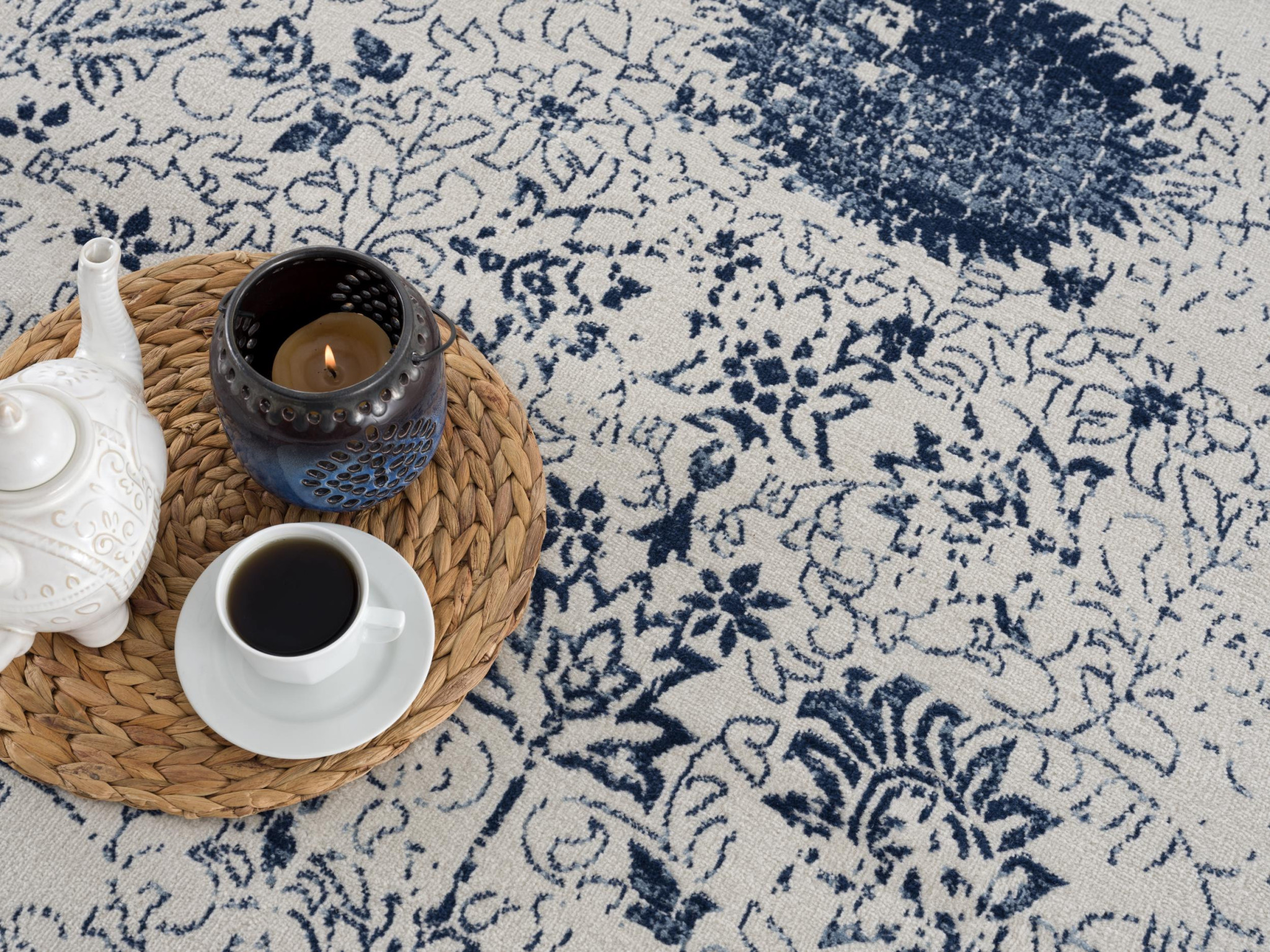 4 X 6 Navy Blue Distressed Floral Area Rug
