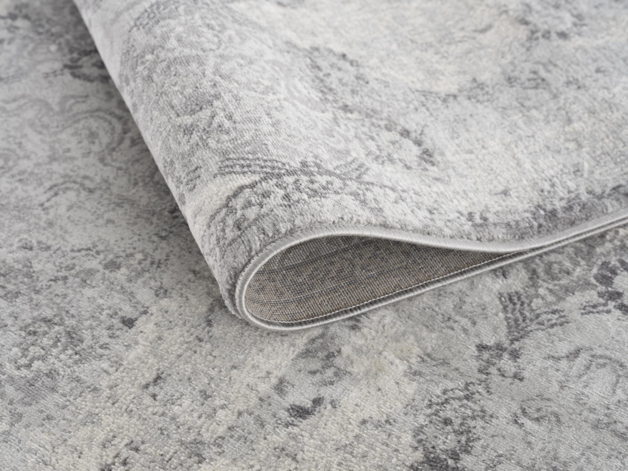 8" X 11" Gray Distressed Trellis Pattern Area Rug