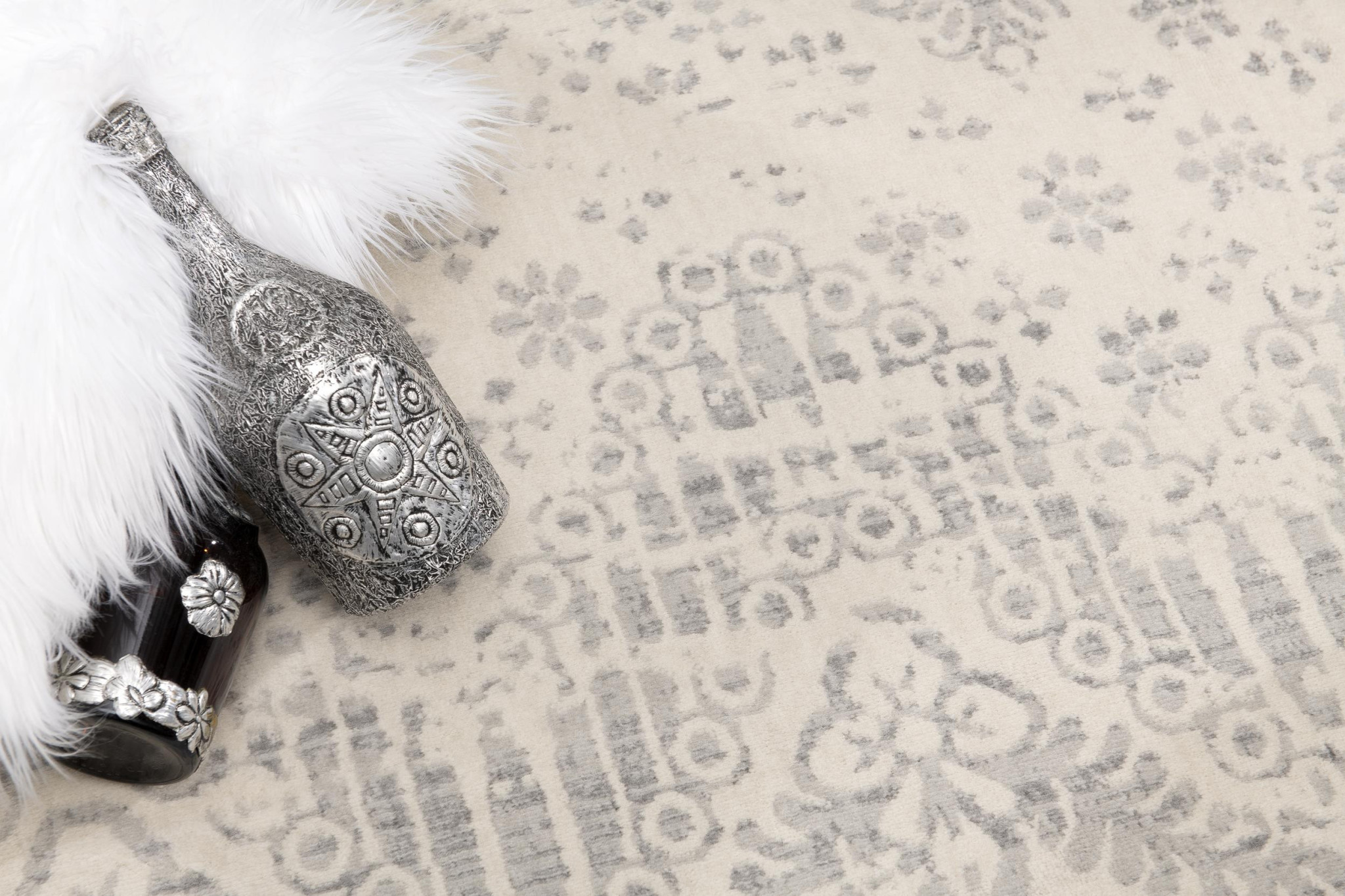 2" X 5" Ivory and Gray Ikat Power Loom Distressed Area Rug