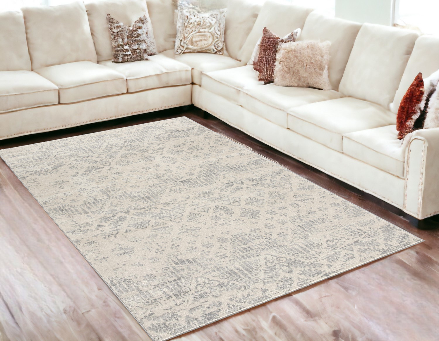 5" X 8" Ivory Distressed Ikat Pattern Area Rug