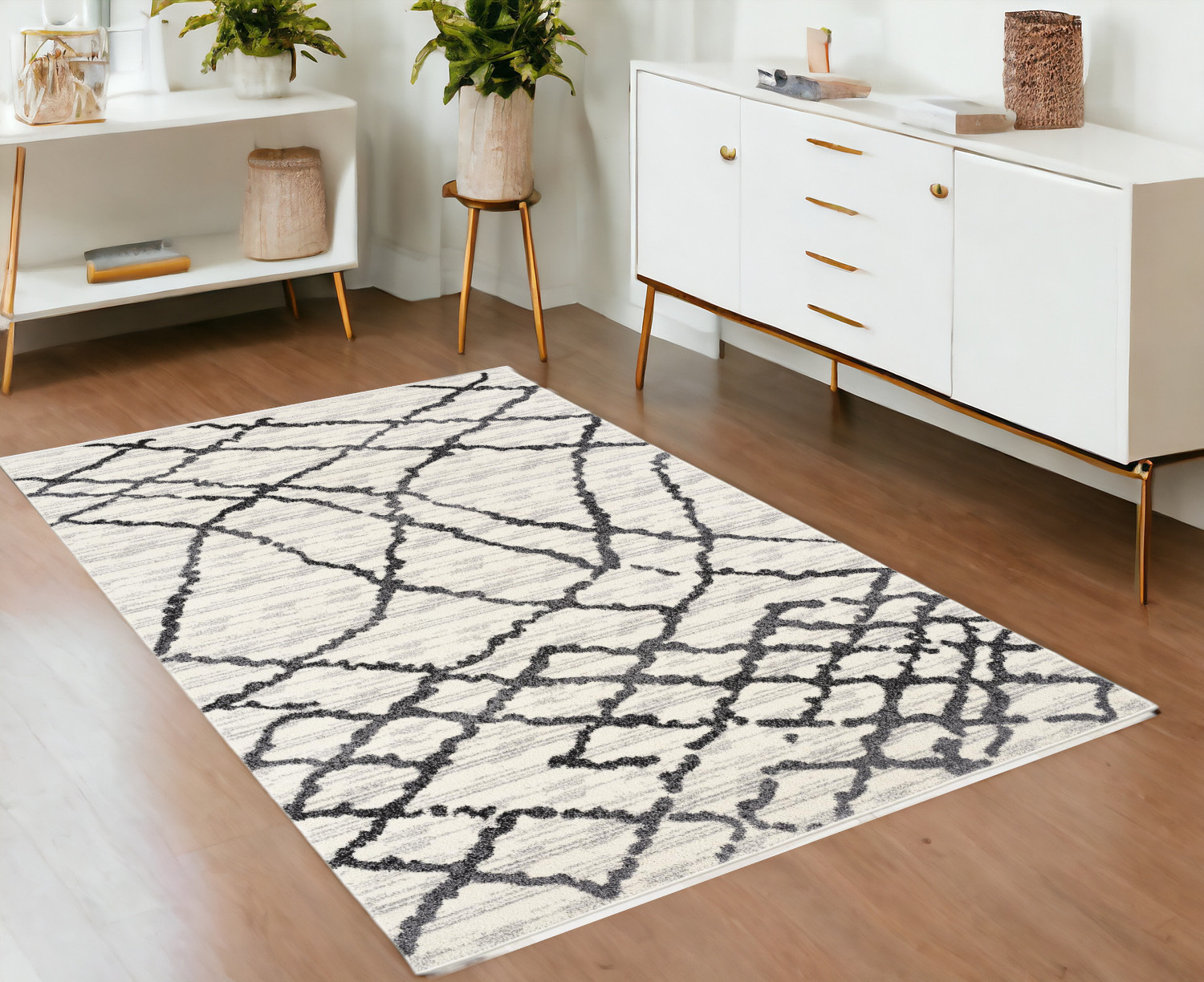 4’ X 6’ Gray And Black Modern Abstract Area Rug-390298-1