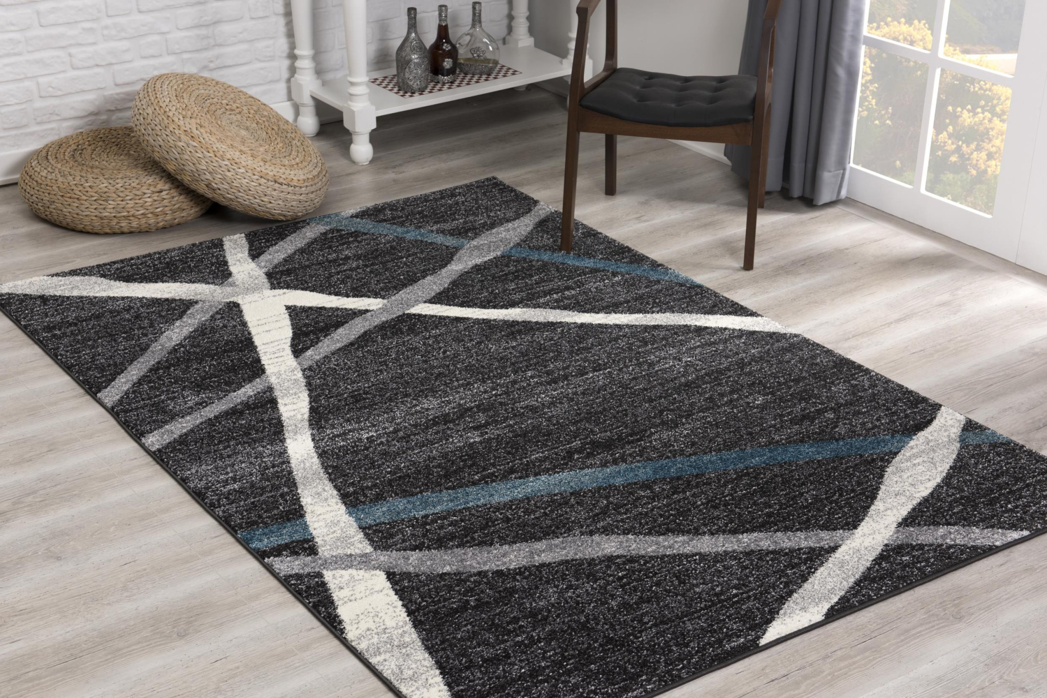 4" X 6" Distressed Black And Gray Abstract Area Rug