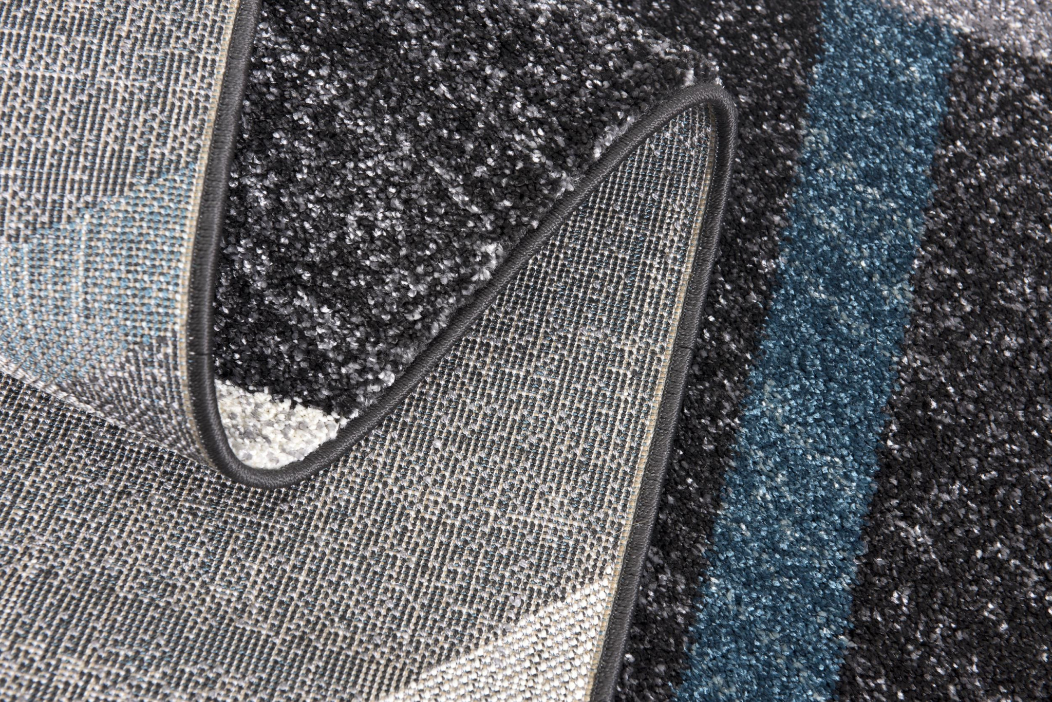 4" X 6" Distressed Black And Gray Abstract Area Rug