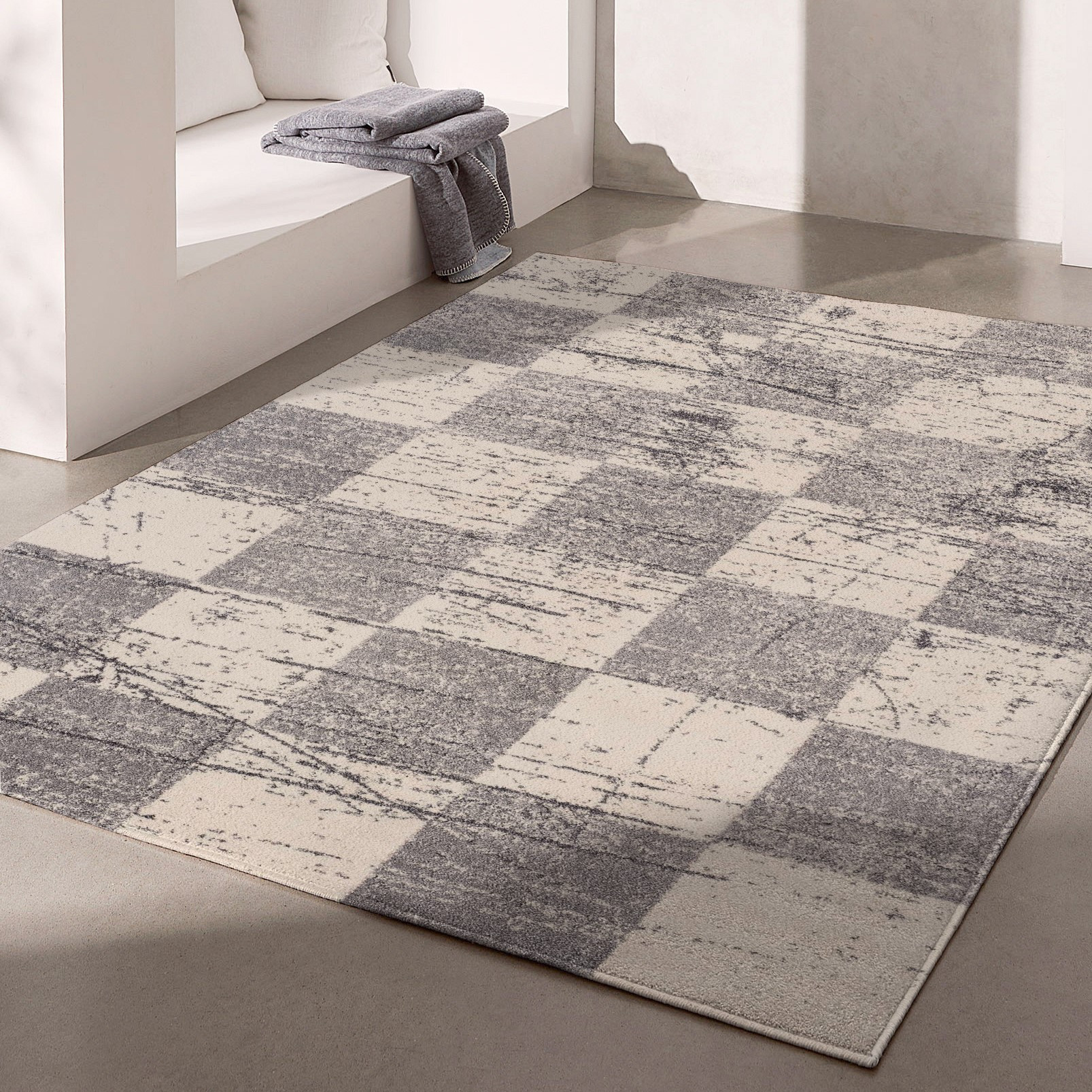 5' X 8' White And Gray Checkered Area Rug-390345-1
