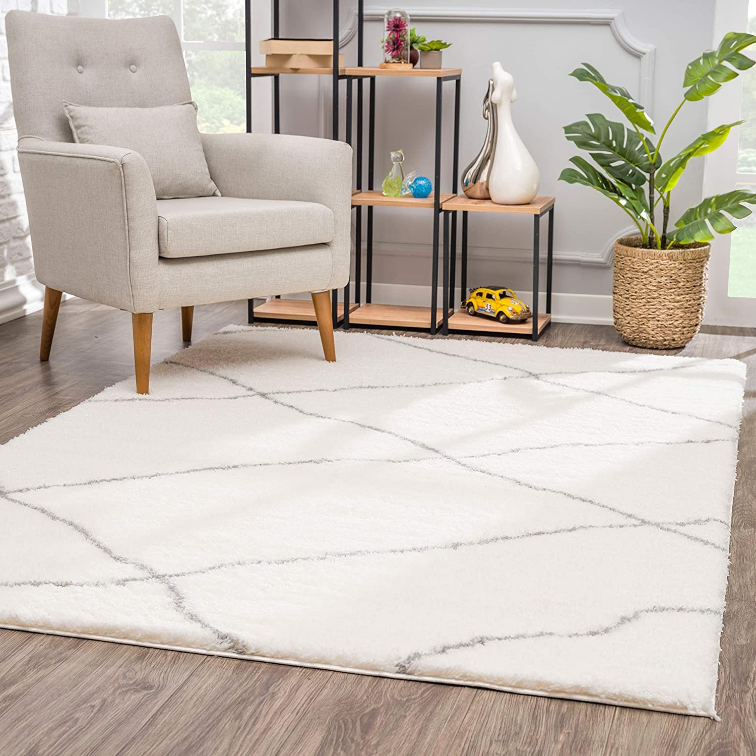 5" X 8" Ivory Modern Uneven Lattice Area Rug