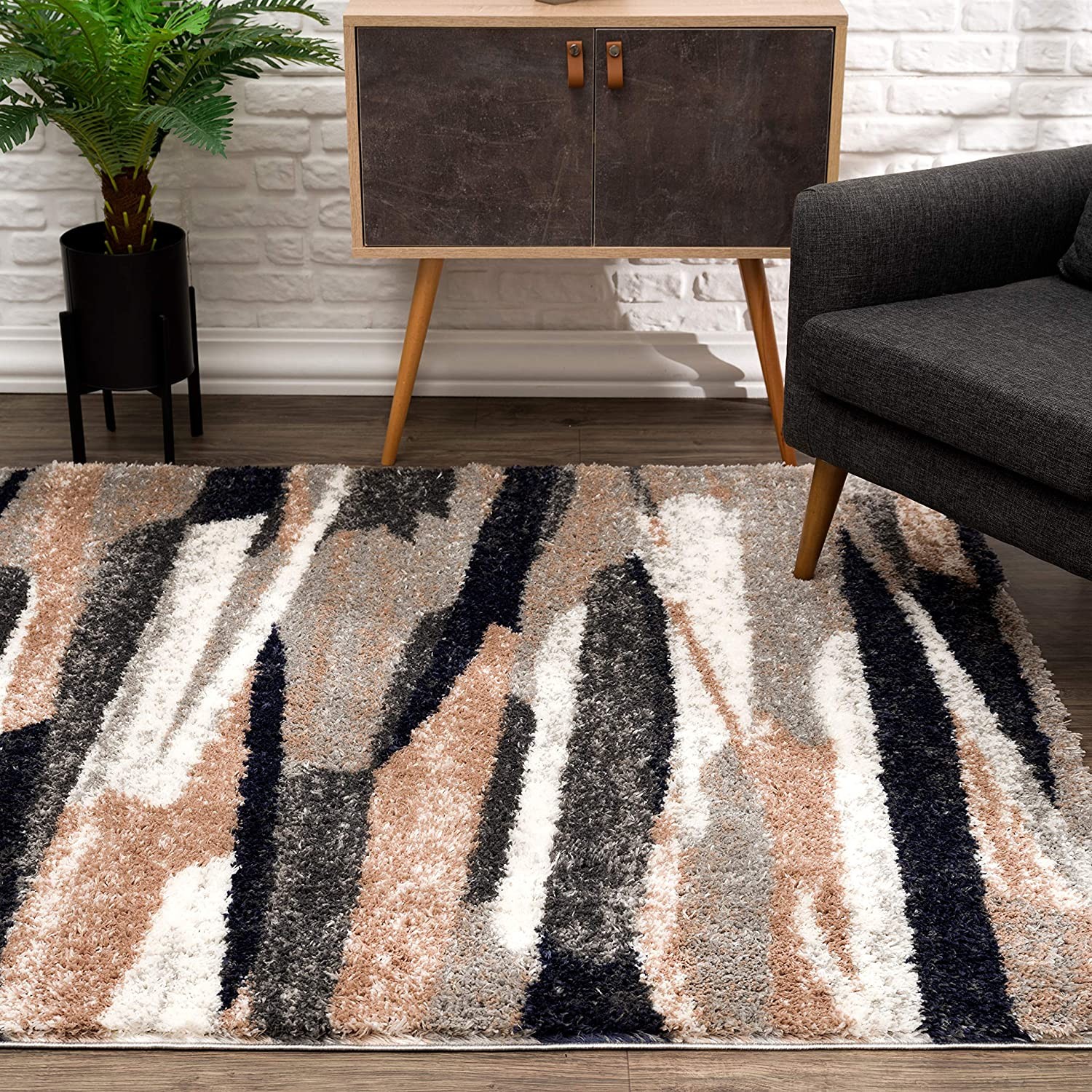 5" X 8" Gray And Black Strokes Area Rug