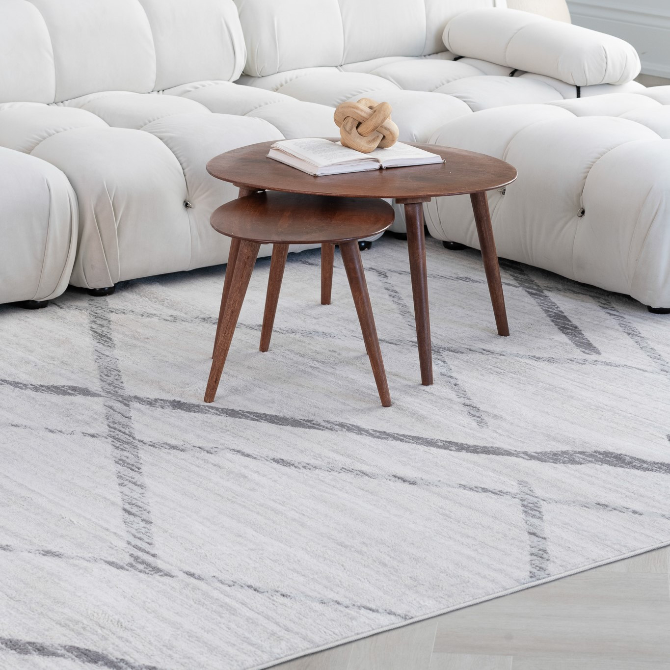 4" X 6" Gray and Ivory Geometric Area Rug