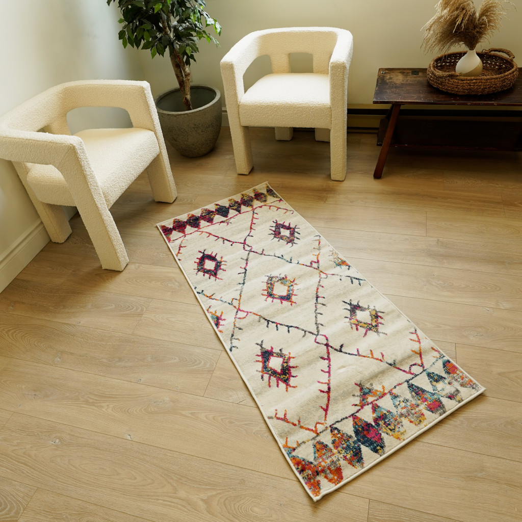 2" X 4" Cream Damask Area Rug