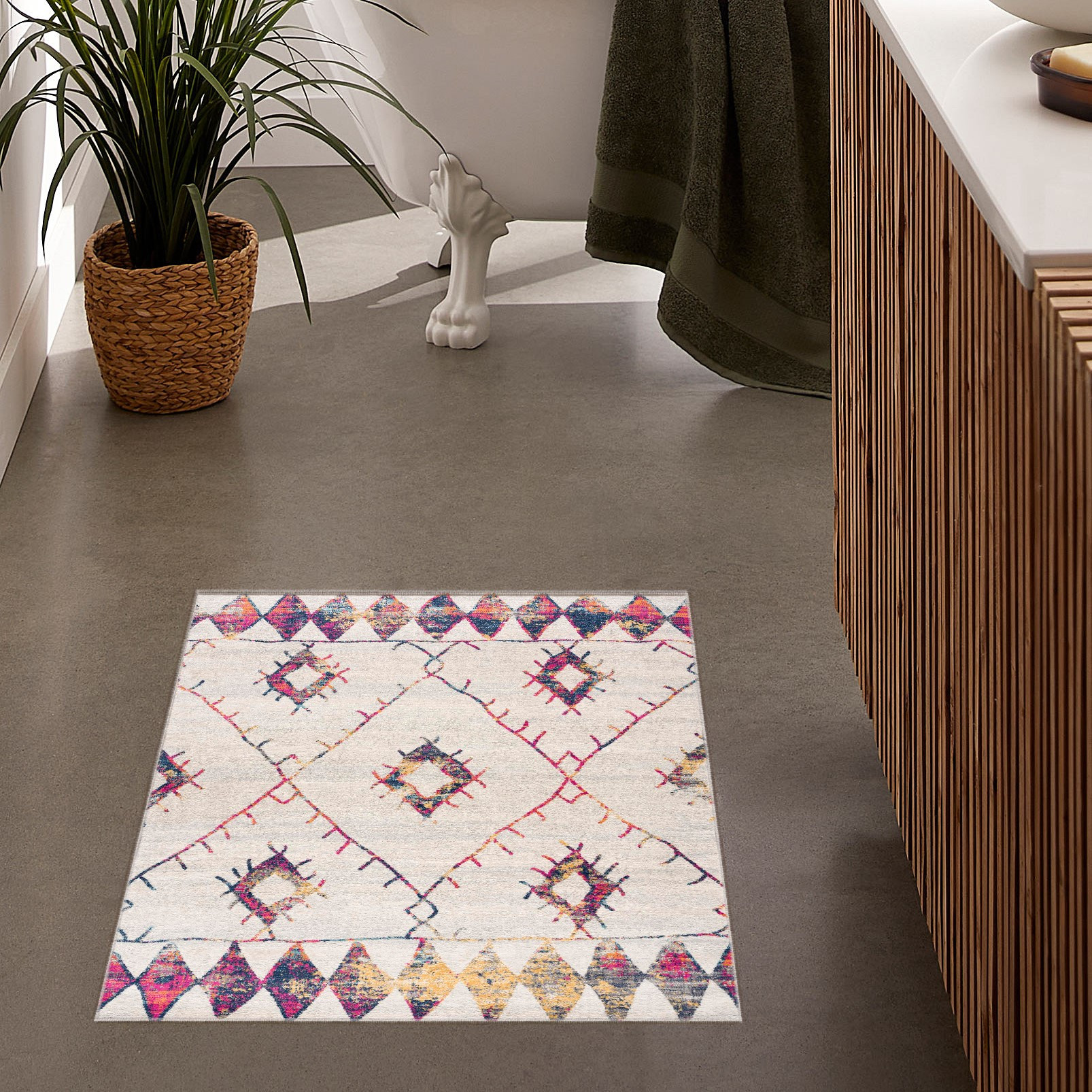 2" X 4" Cream Damask Area Rug