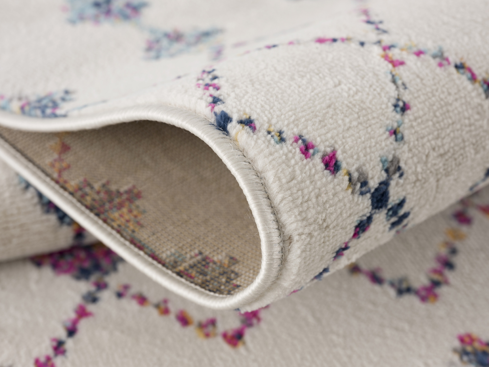 20" Cream Ikat Area Rug