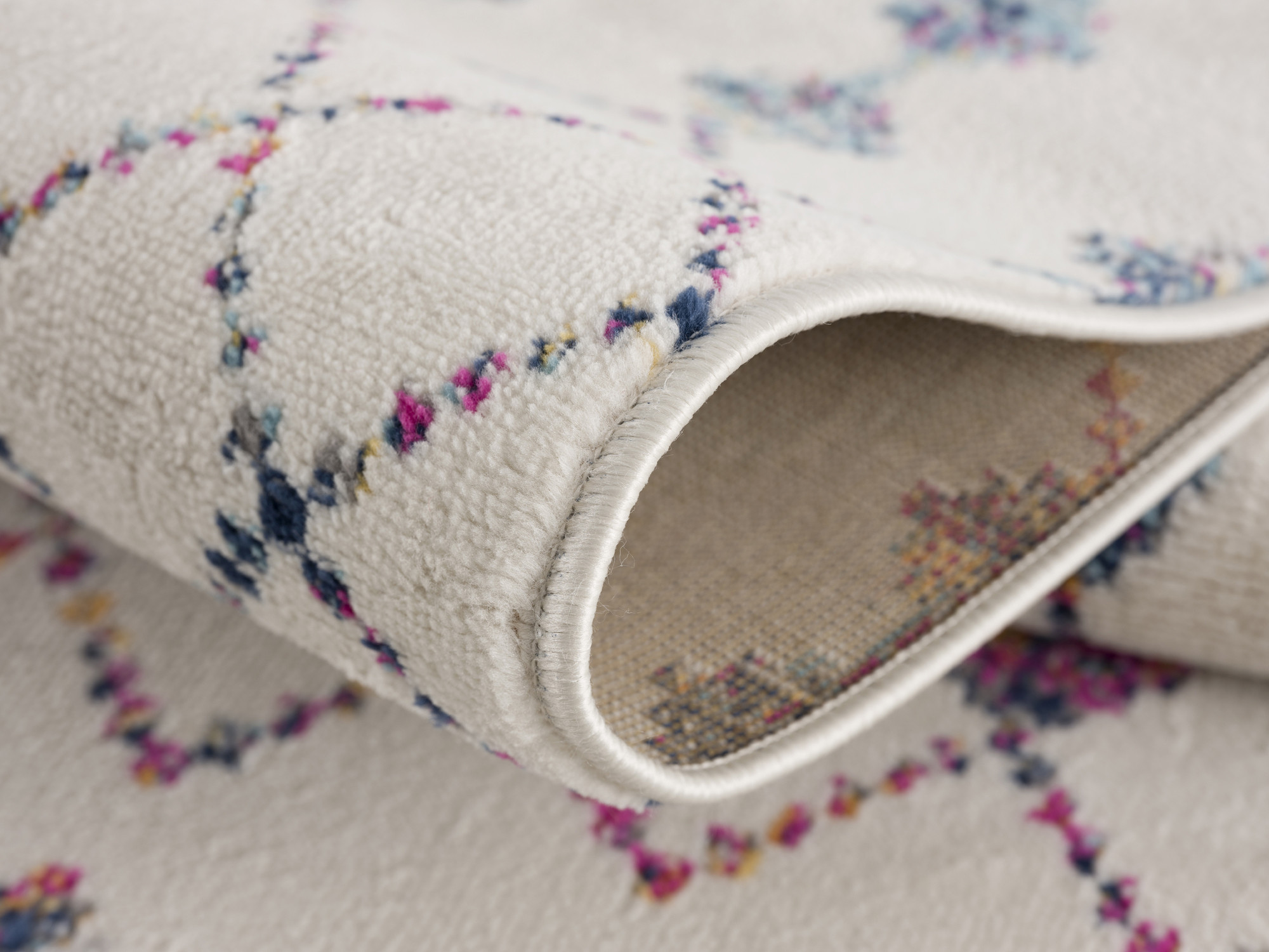 20" Cream Ikat Area Rug