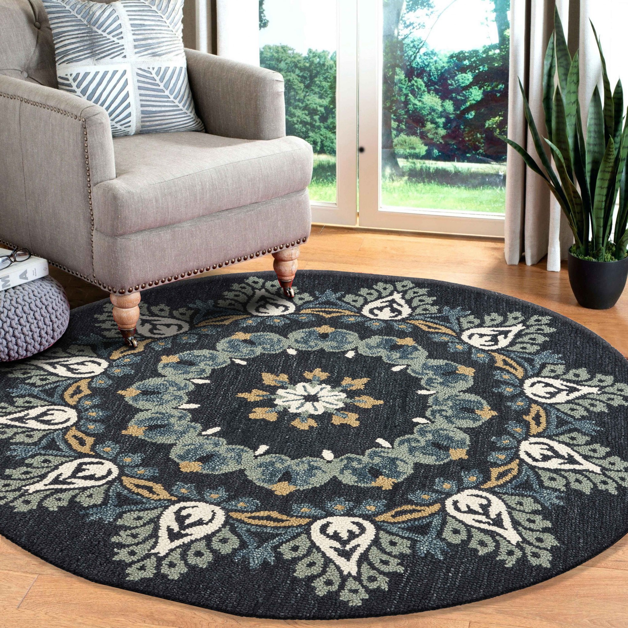 4" Round Black Floral Paradise Area Rug