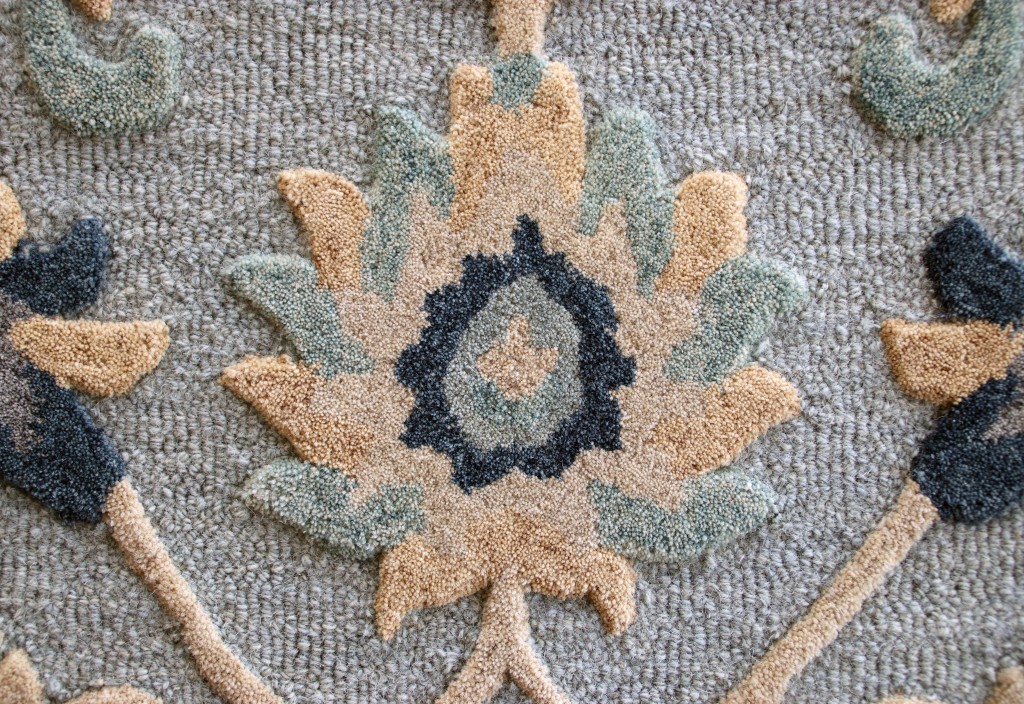3" Round Beige and Blue Round Wool Floral Hand Woven Area Rug