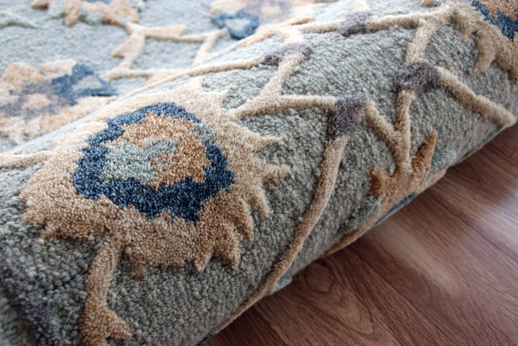 3" Round Beige and Blue Round Wool Floral Hand Woven Area Rug
