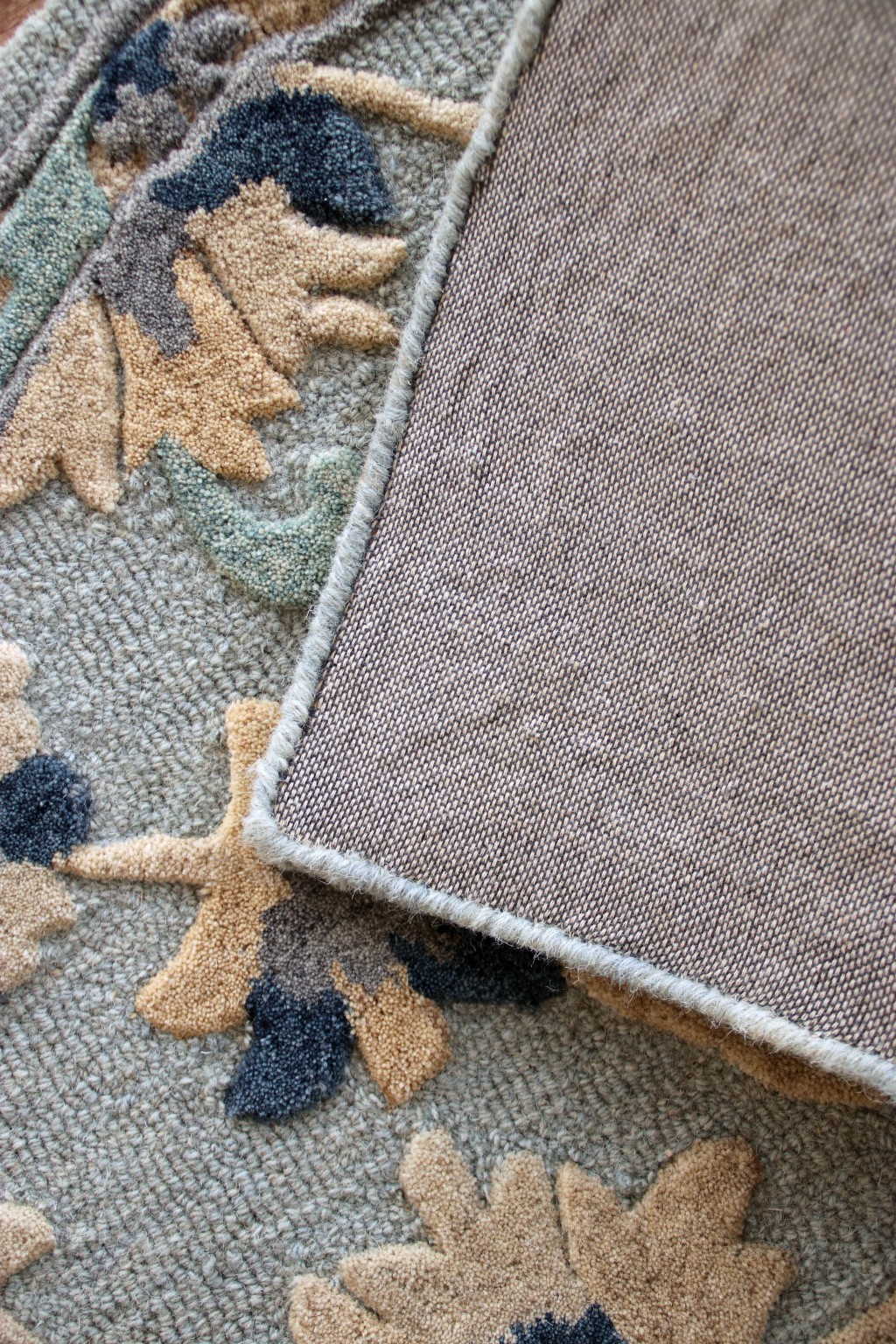 2" X 4" Blue And Beige Floral Hearth Rug