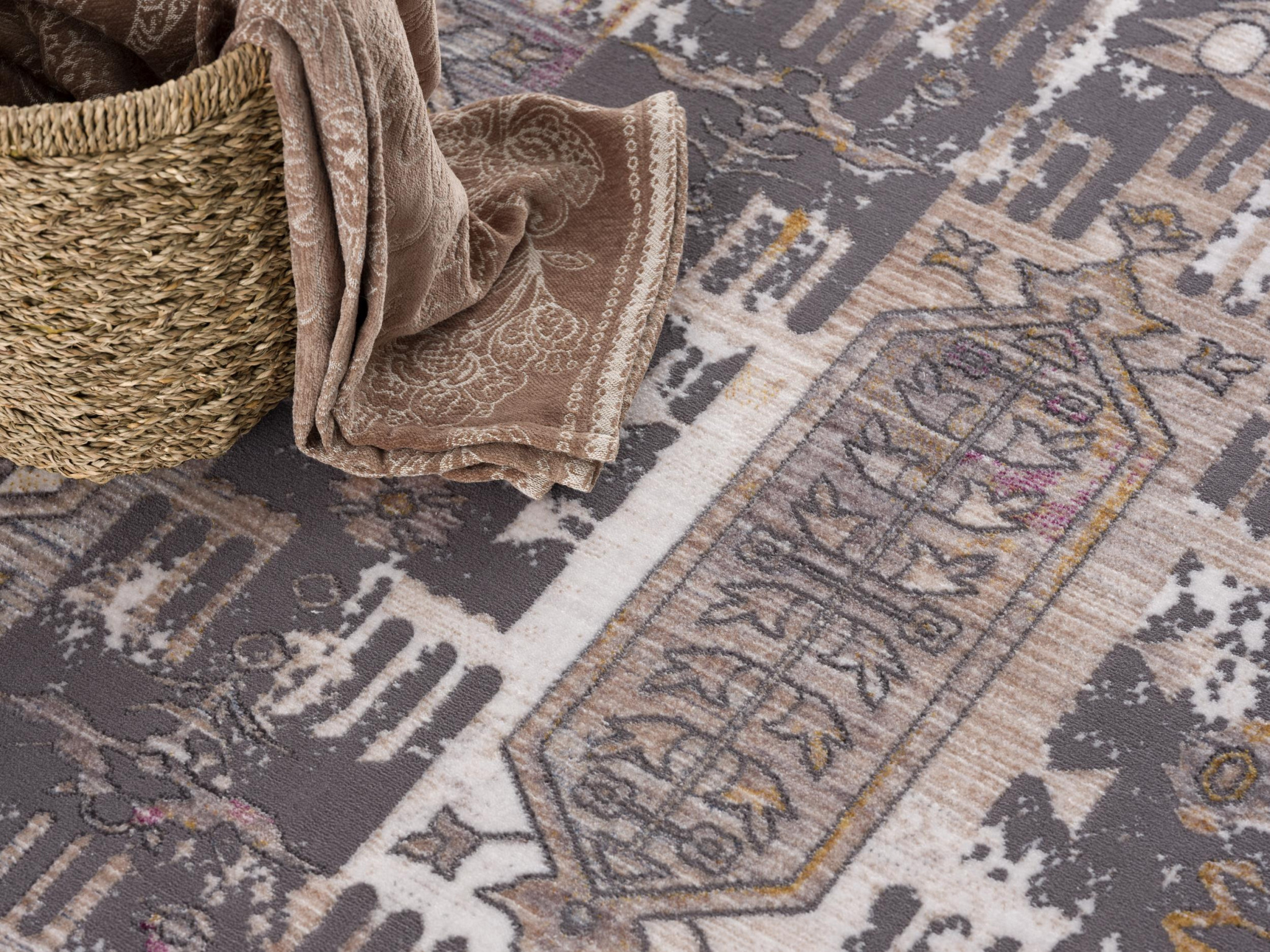 15" Runner Gray and Ivory Oriental Power Loom Runner Rug