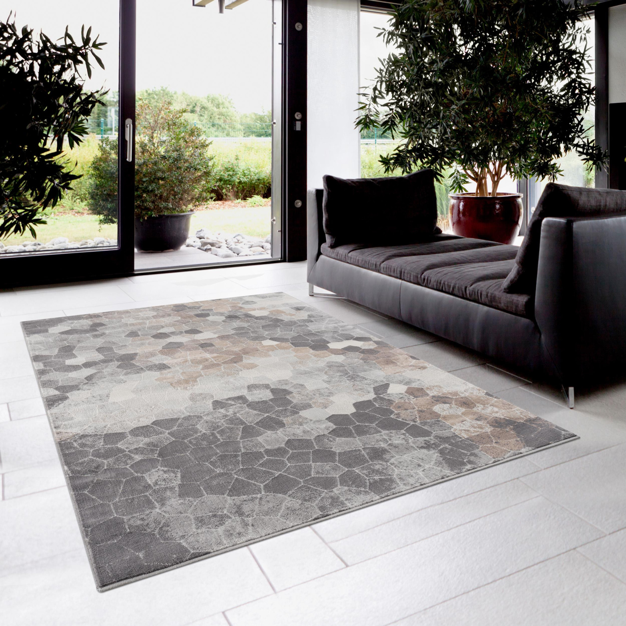 4" X 6" Beige Cobblestone Pattern Area Rug