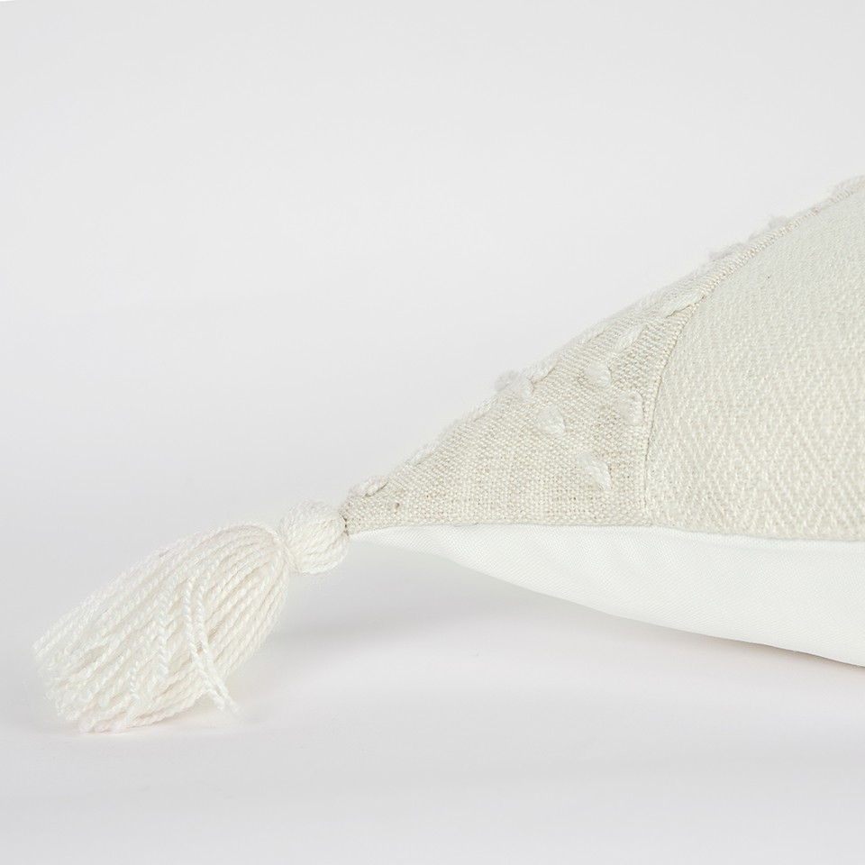 20" Ivory Herringbone Cotton Throw Pillow With Tassles