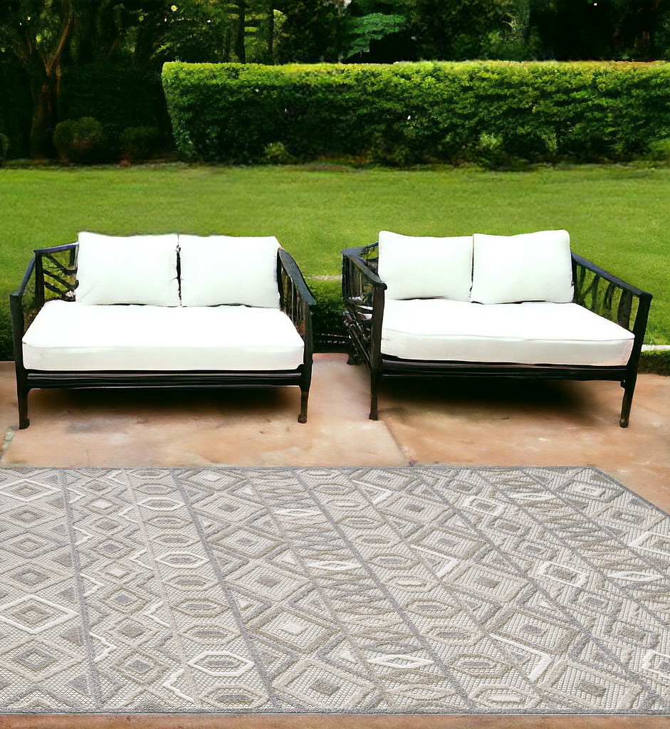 7' X 9' Gray And Ivory Southwestern Stain Resistant Indoor Outdoor Area Rug-473692-1