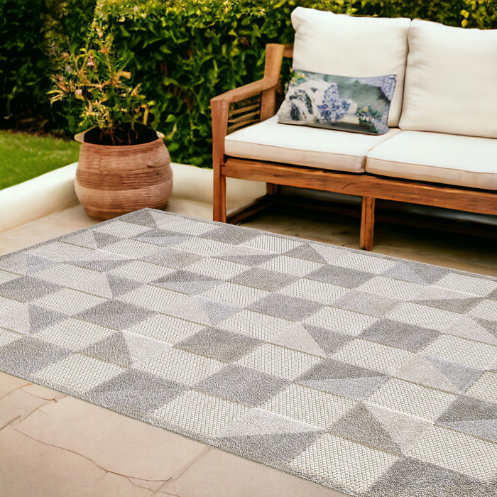 8' X 10' Gray Geometric Stain Resistant Indoor Outdoor Area Rug-473700-1