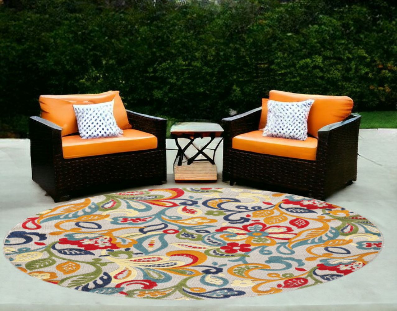 8' Round Ivory And Blue Round Floral Stain Resistant Indoor Outdoor Area Rug-473711-1