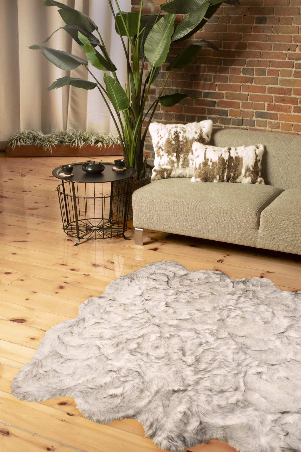 6" X 6" Ombre Grey Faux Fur Washable Non Skid Area Rug