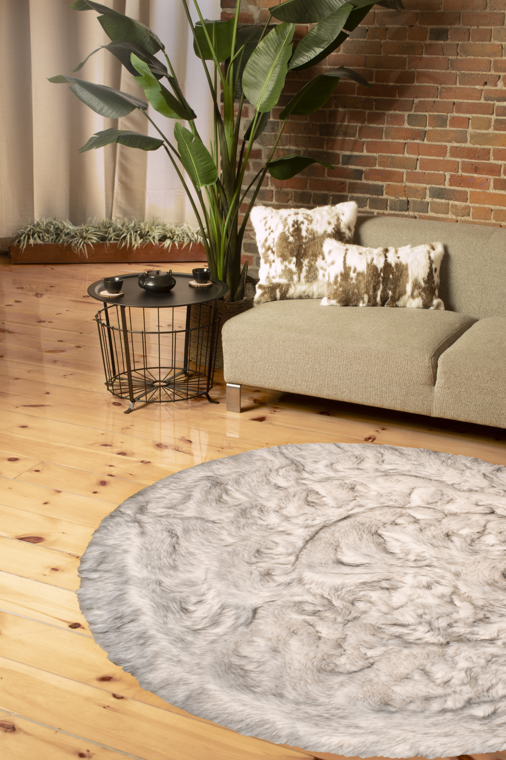 6" X 6" Ombre Grey Round Faux Fur Washable Non Skid Area Rug